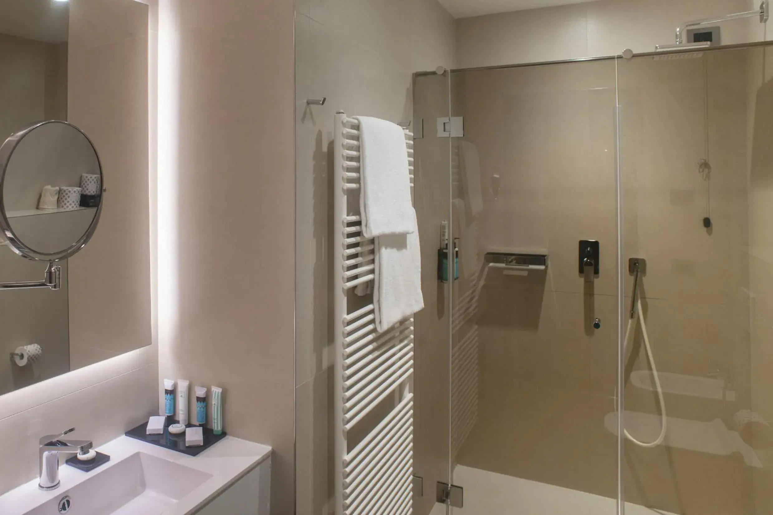 Executive Double Room with French Bed in Hotel Aquarius Venice - Ascend Collection Executive Double Room with French Bed in Hotel Aquarius Venice - Ascend Collection