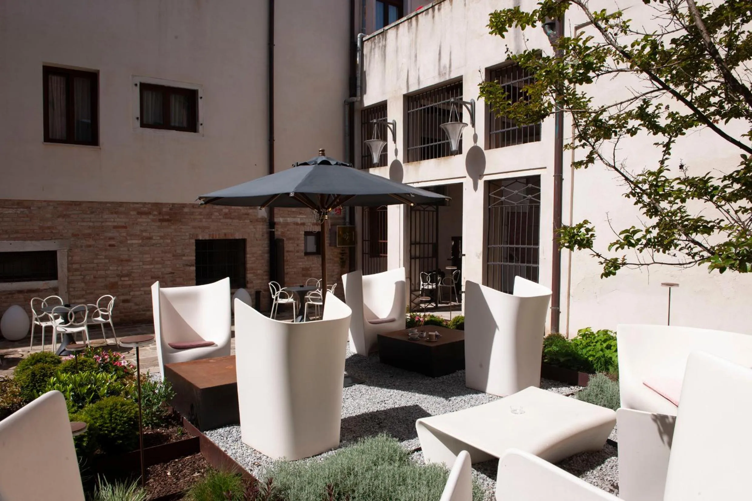 Patio in Hotel Aquarius Venice - Ascend Collection
