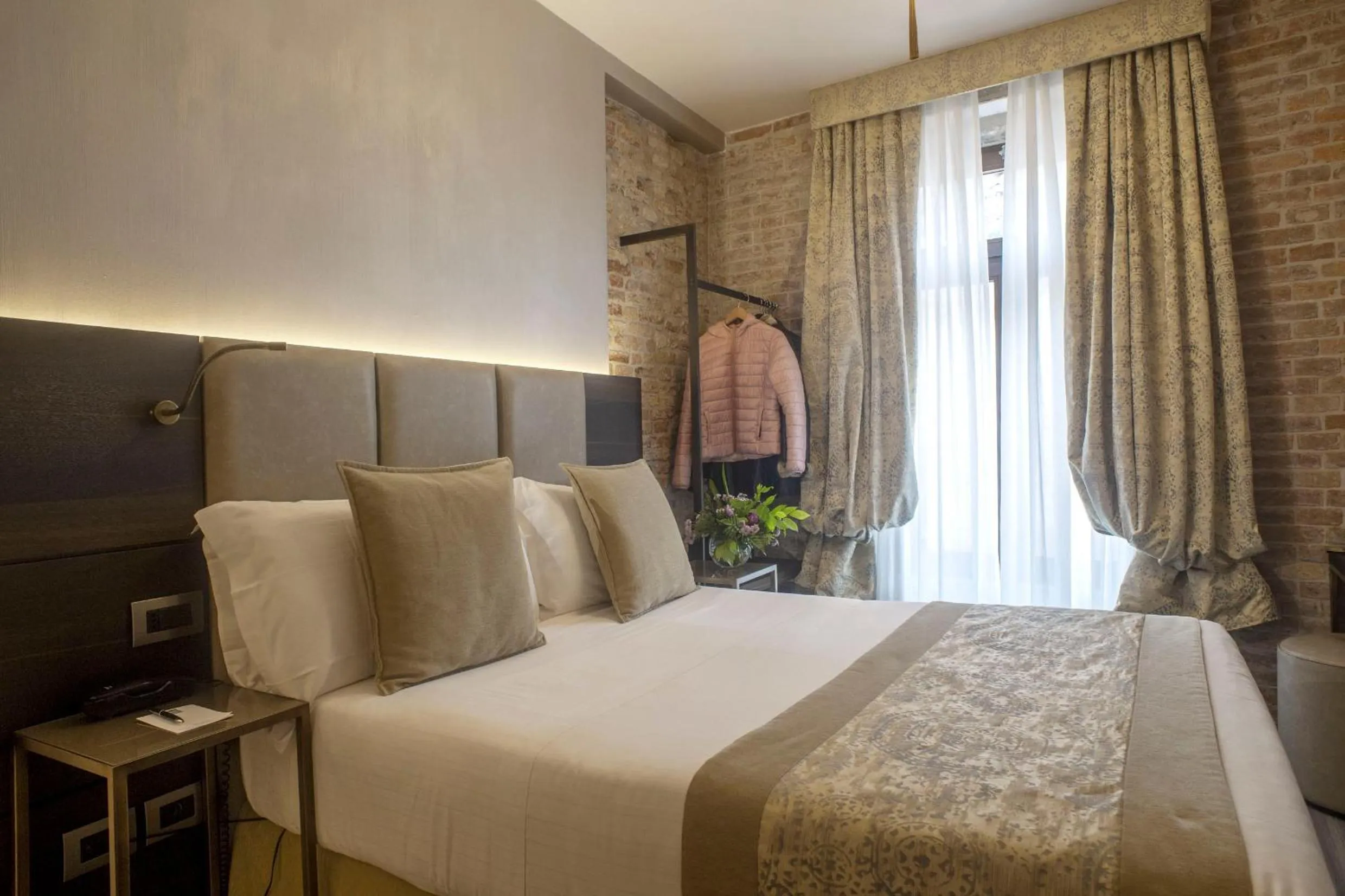 Bed in Hotel Aquarius Venice - Ascend Collection
