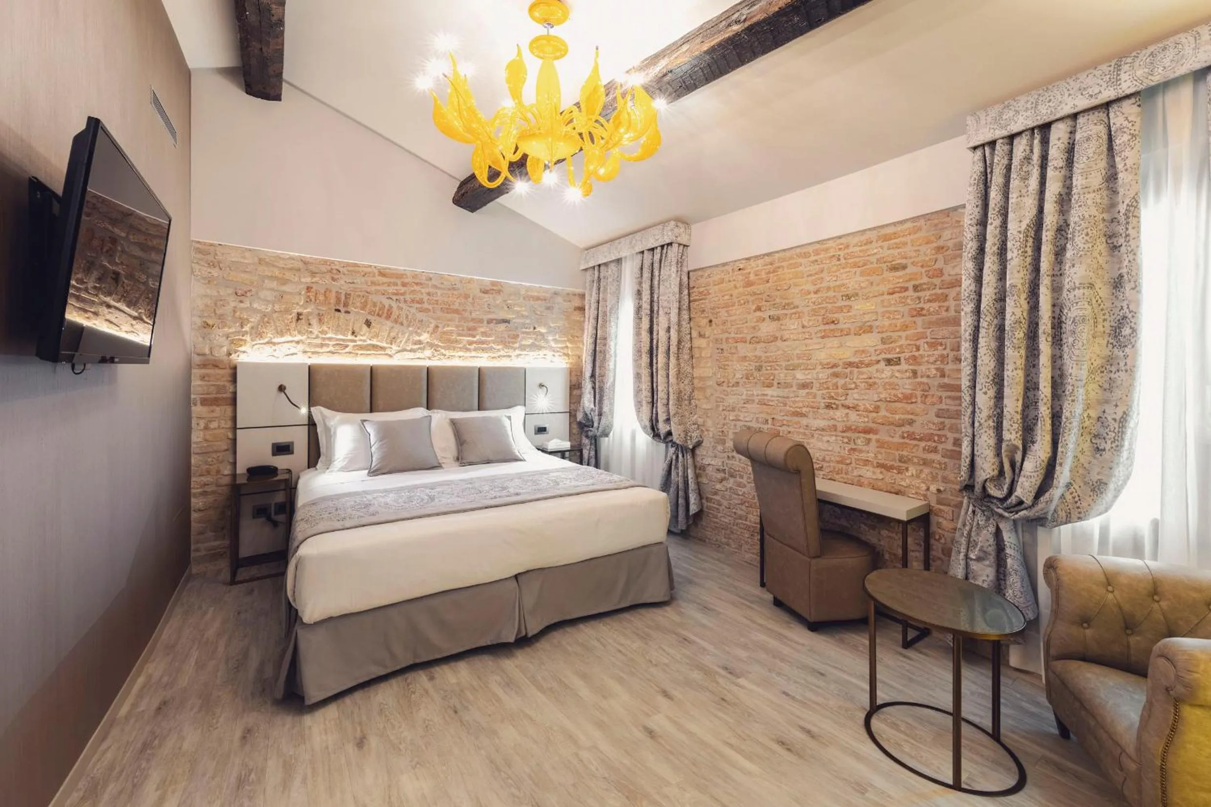 Bed in Hotel Aquarius Venice - Ascend Collection