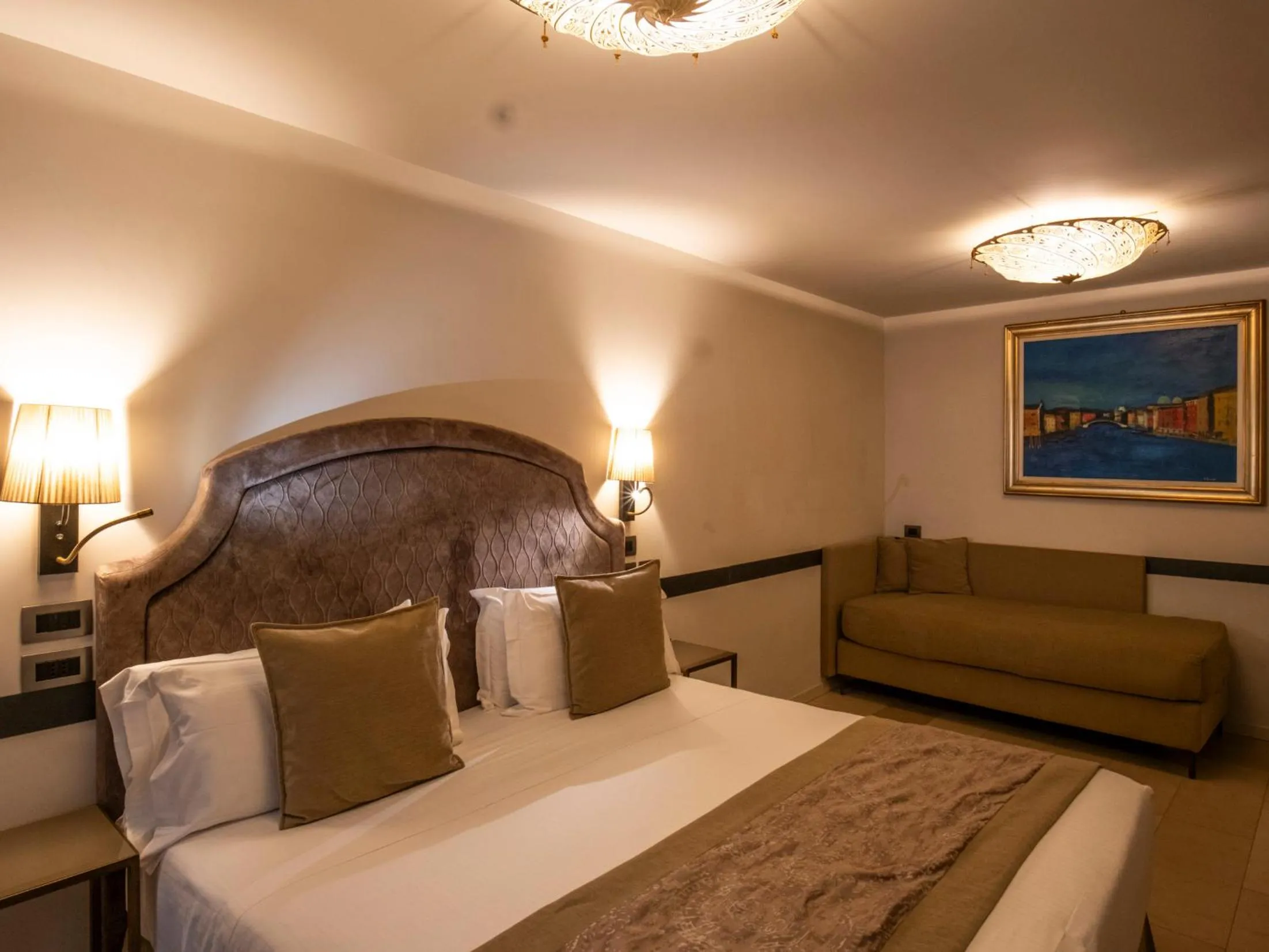 Bed in Hotel Aquarius Venice - Ascend Collection