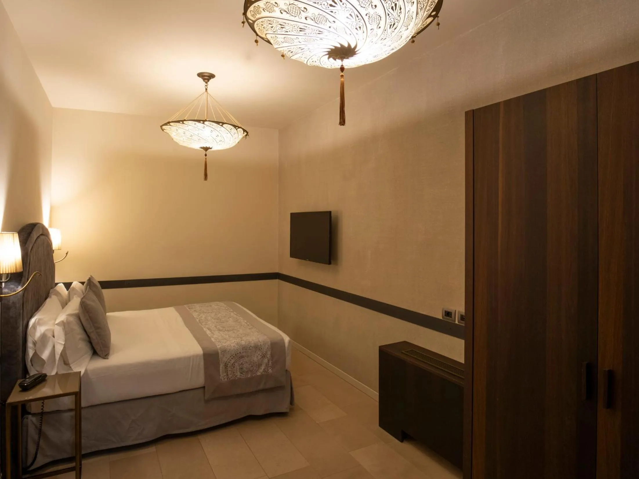 Bed in Hotel Aquarius Venice - Ascend Collection