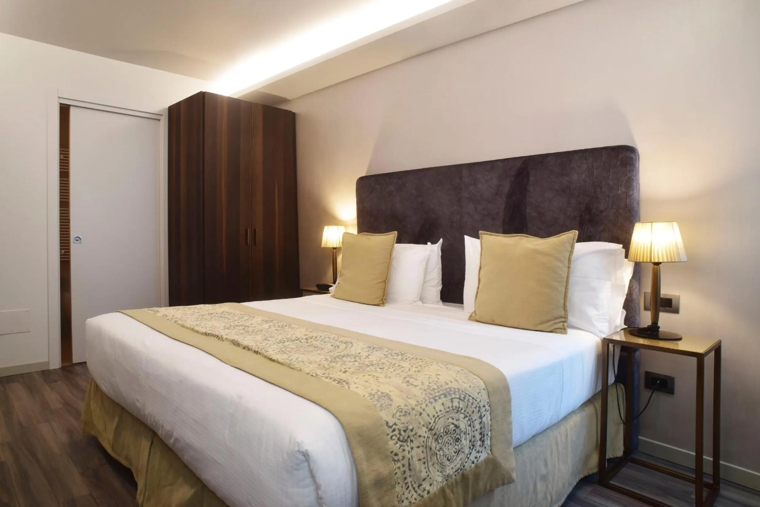 Bed in Hotel Aquarius Venice - Ascend Collection