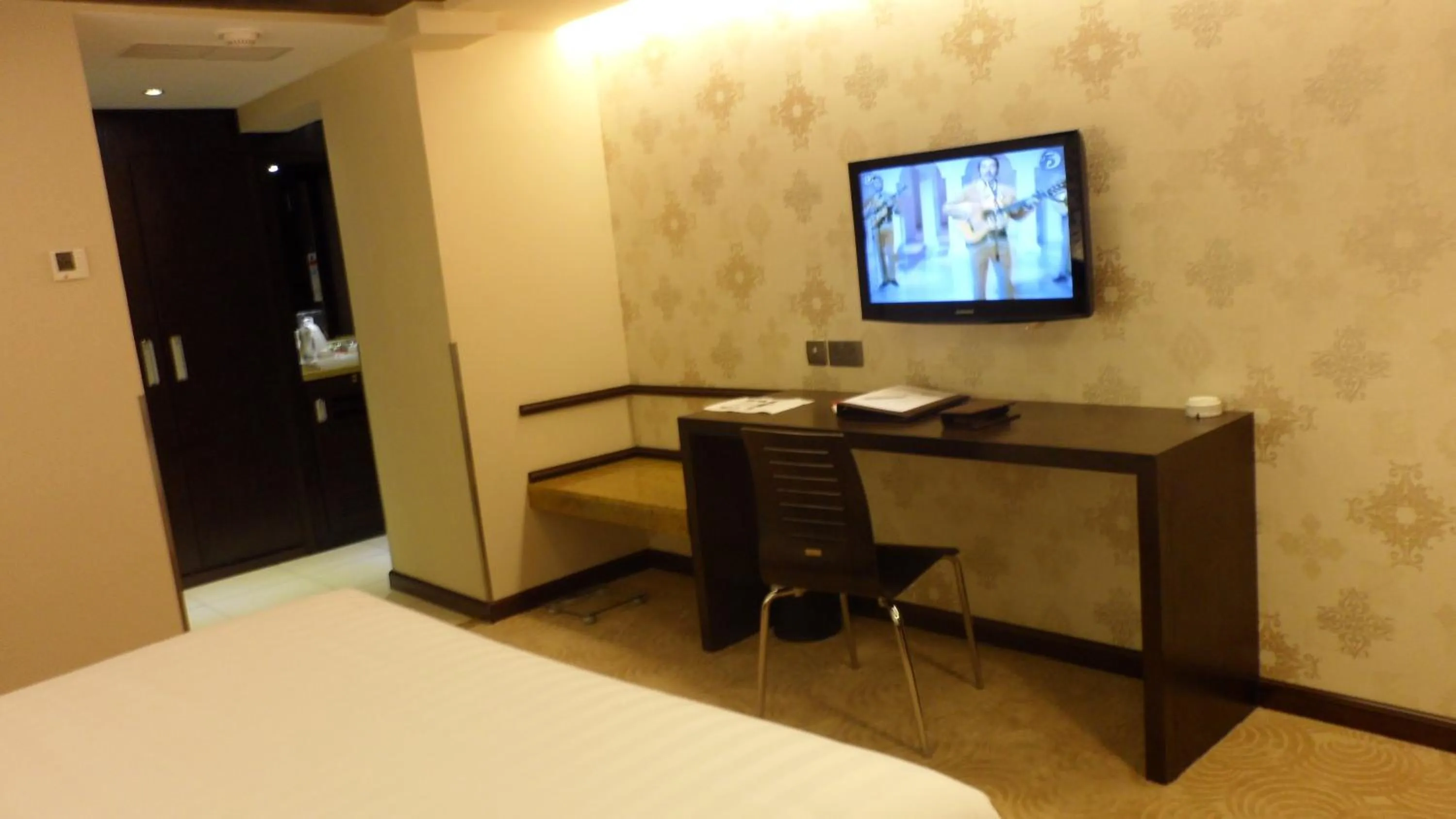 TV and multimedia, Bed in Mark Inn Hotel Deira