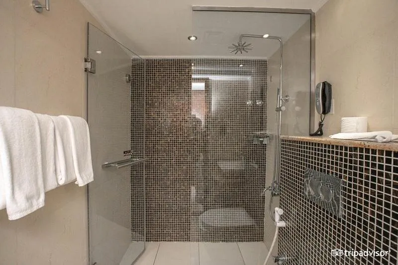 Bathroom in Mark Inn Hotel Deira