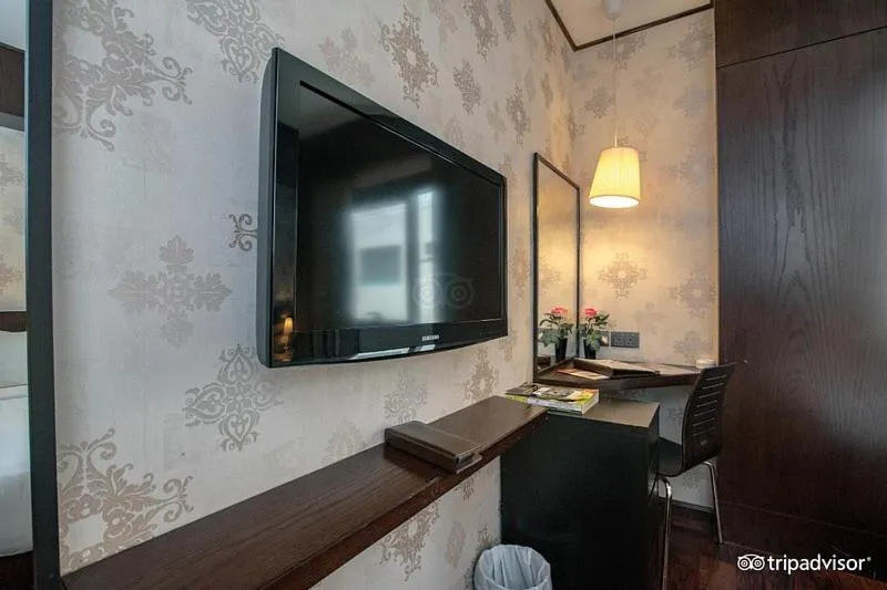 TV and multimedia in Mark Inn Hotel Deira