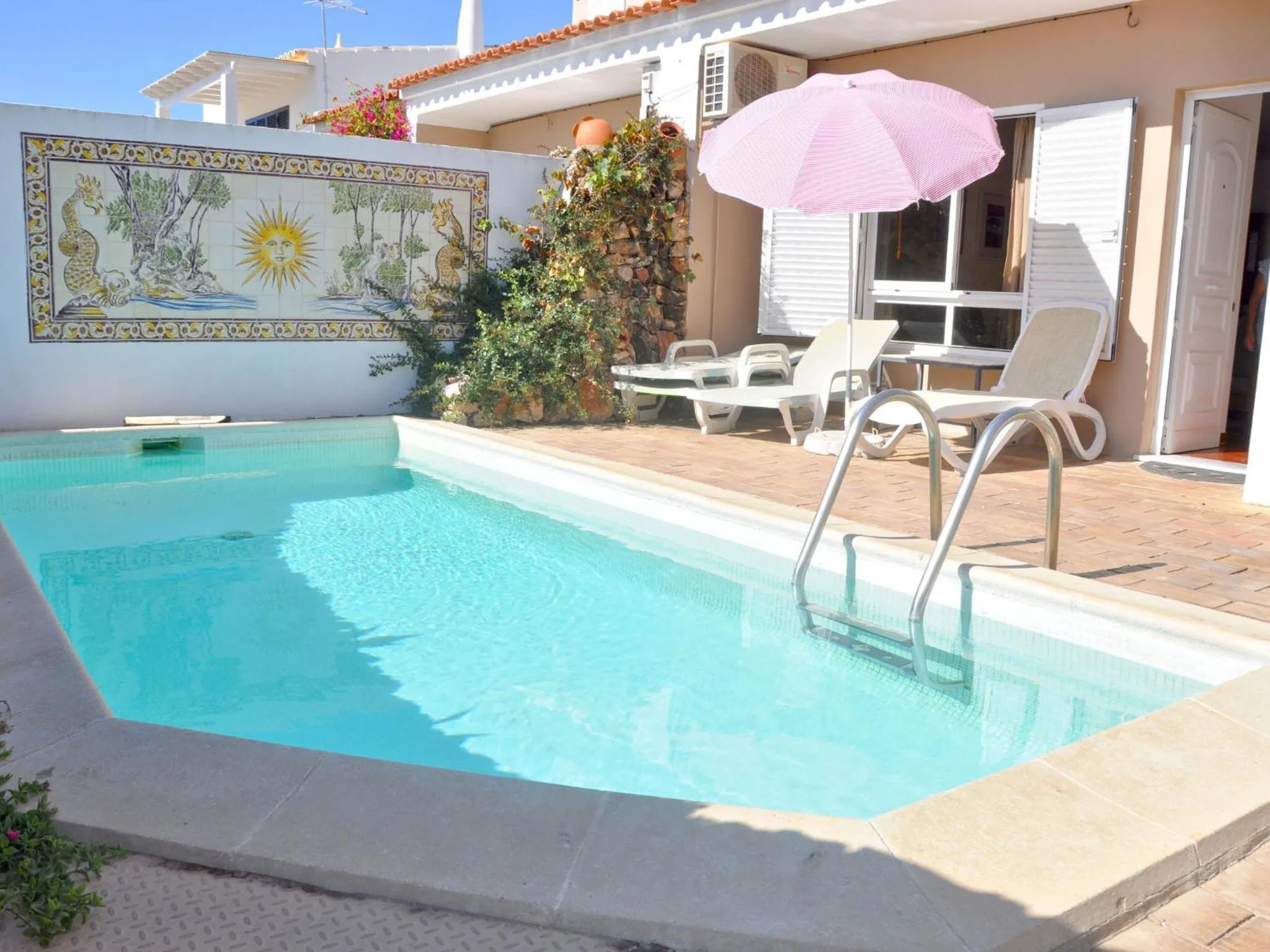 Villa in Vilamoura with Pool & Terrace