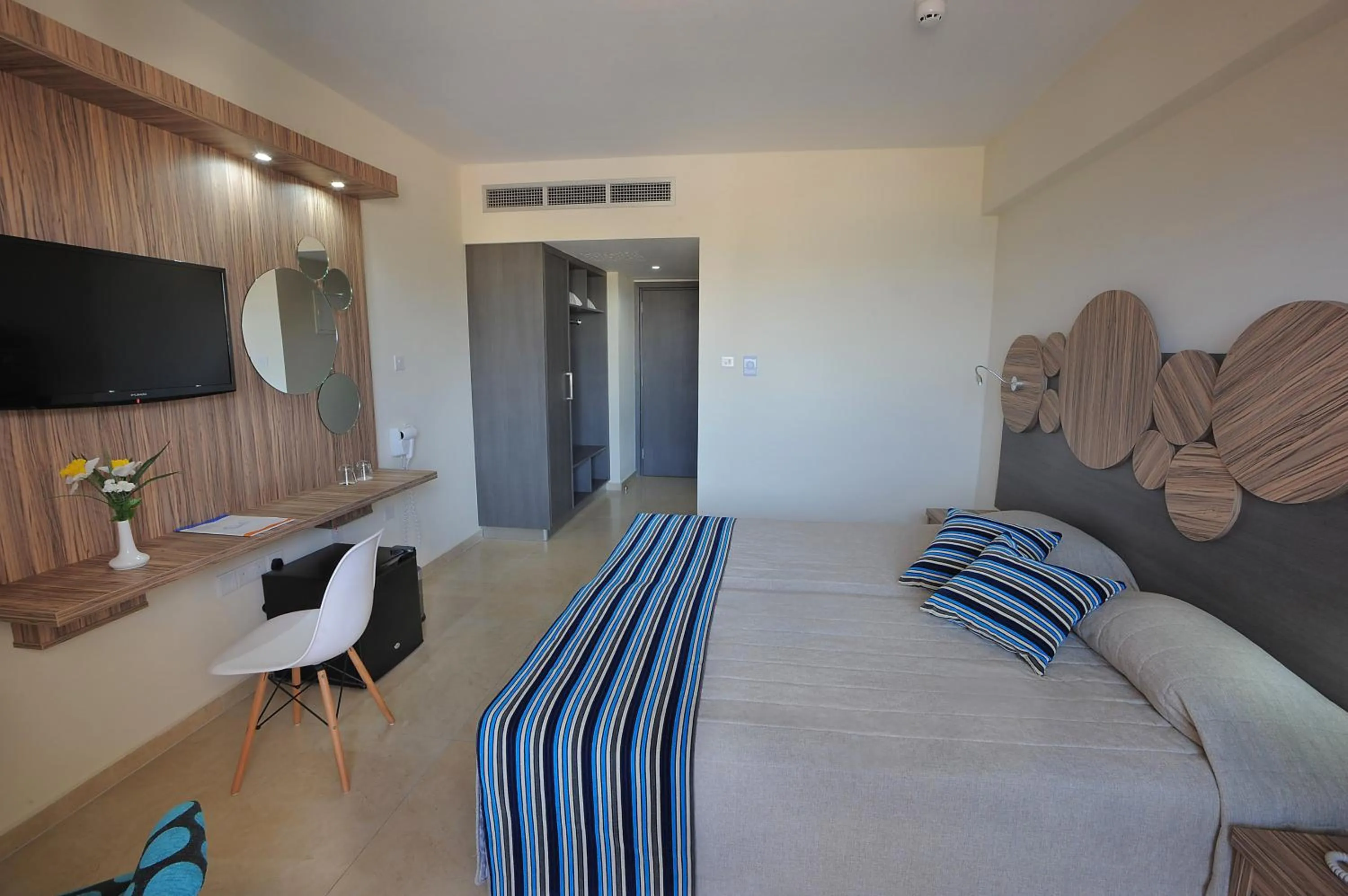 Bed in Nelia Beach Hotel & Spa