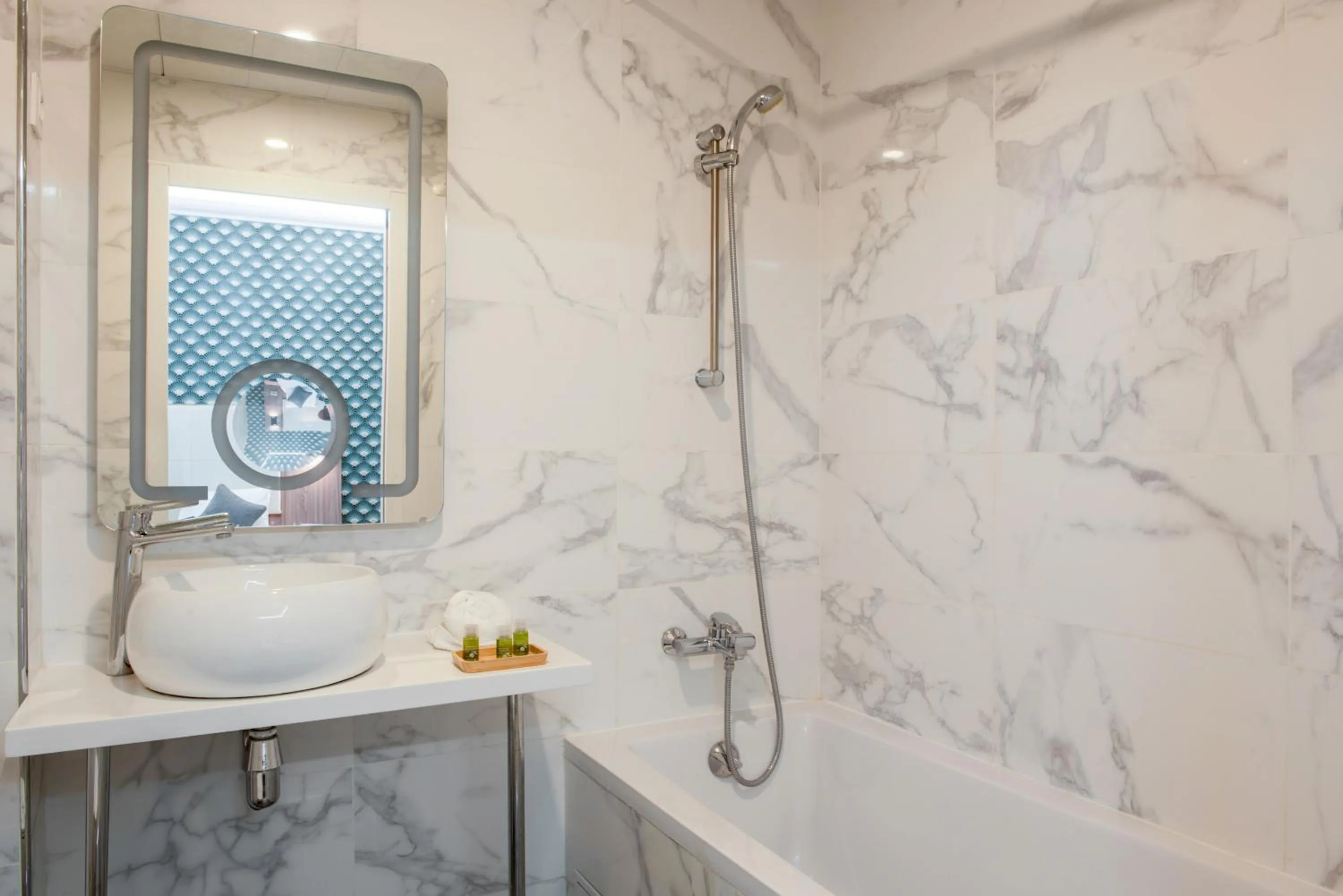 Shower in Hotel Cactus