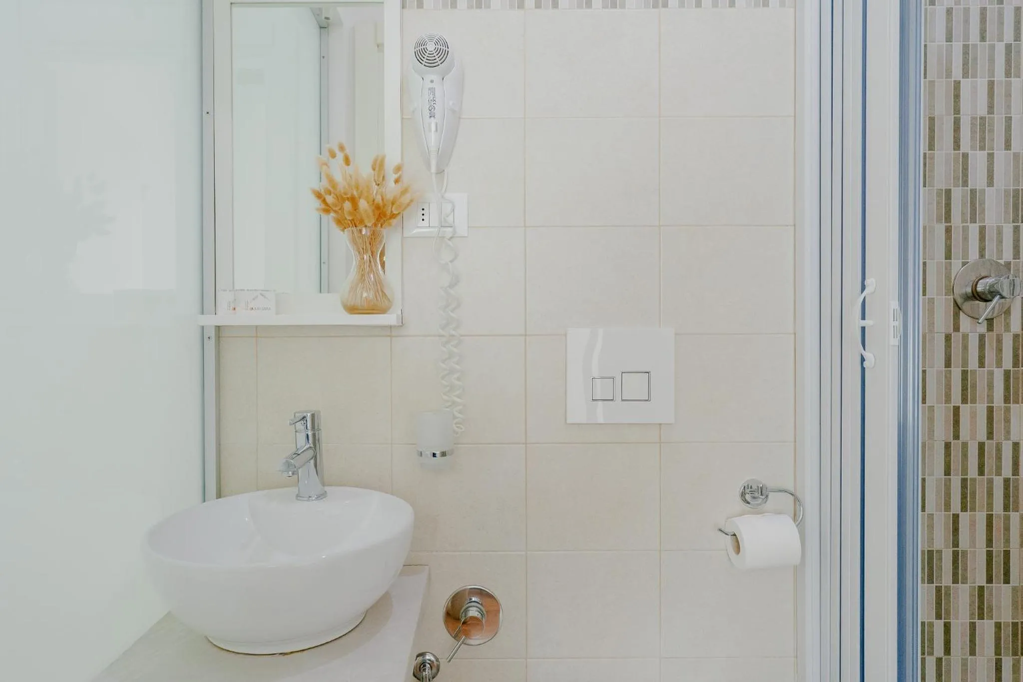 Bathroom in Florence Rooms