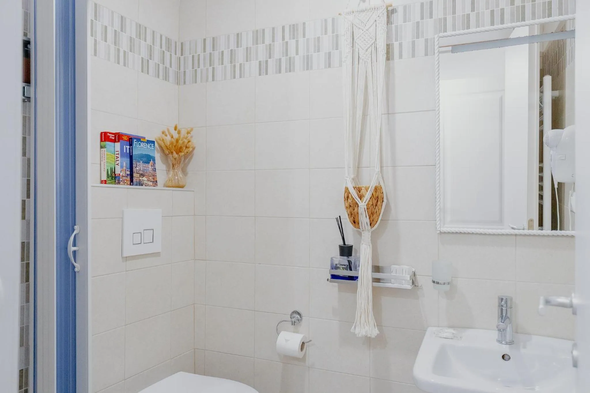 Bathroom in Florence Rooms