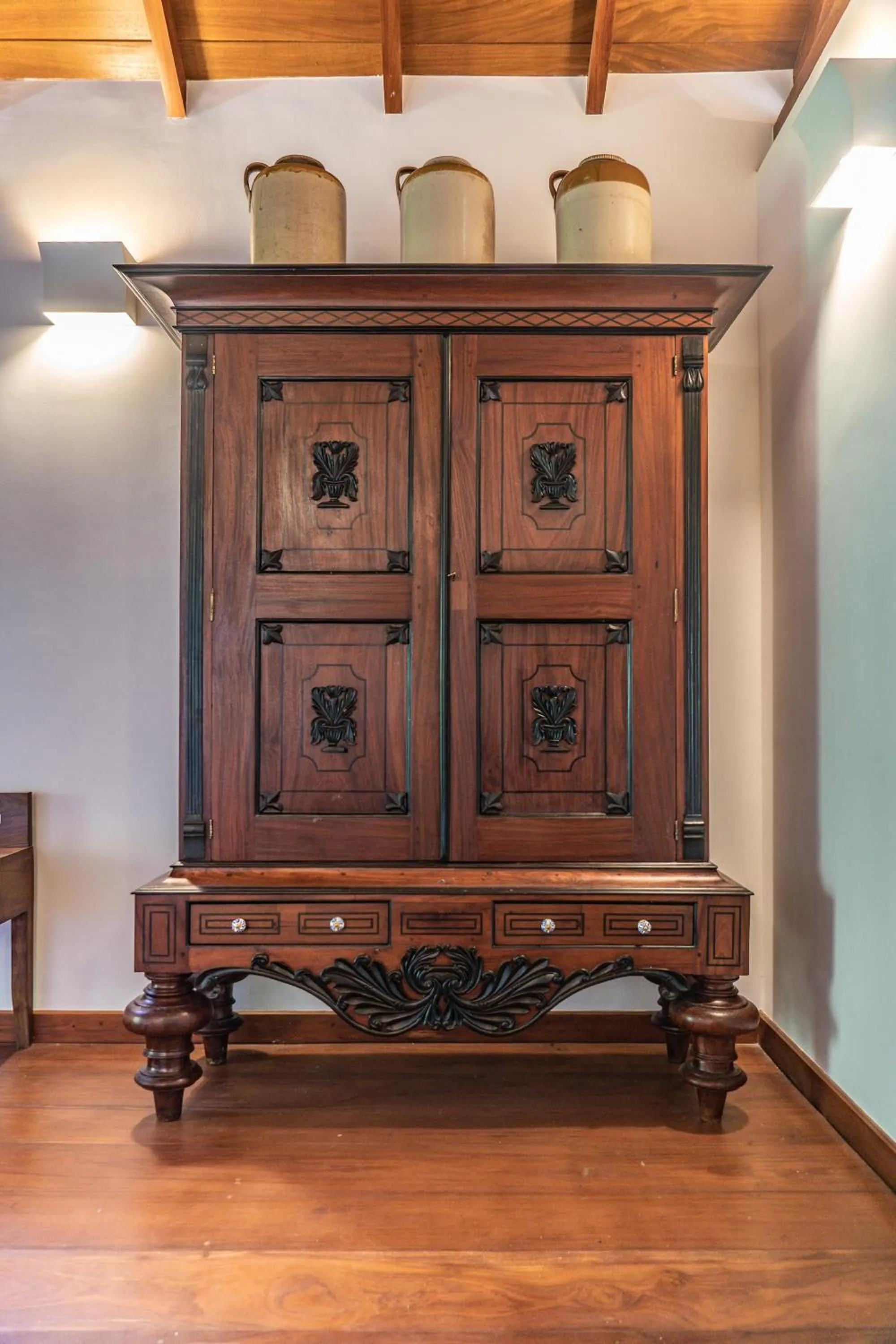 wardrobe in Kiri Palu