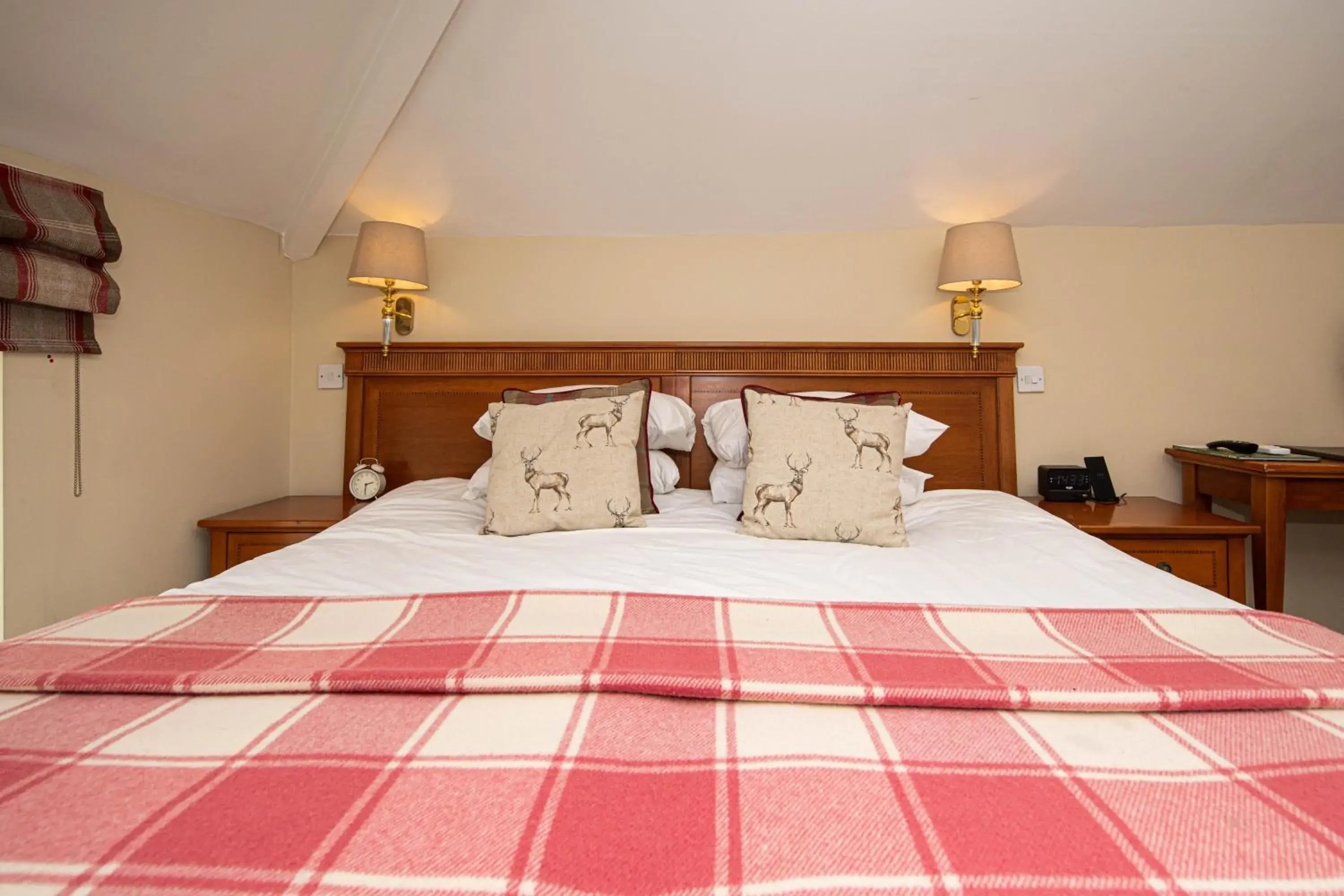 Deluxe Double Room with Shower in Bay Horse Inn Goldsborough Deluxe Double Room with Shower in Bay Horse Inn Goldsborough