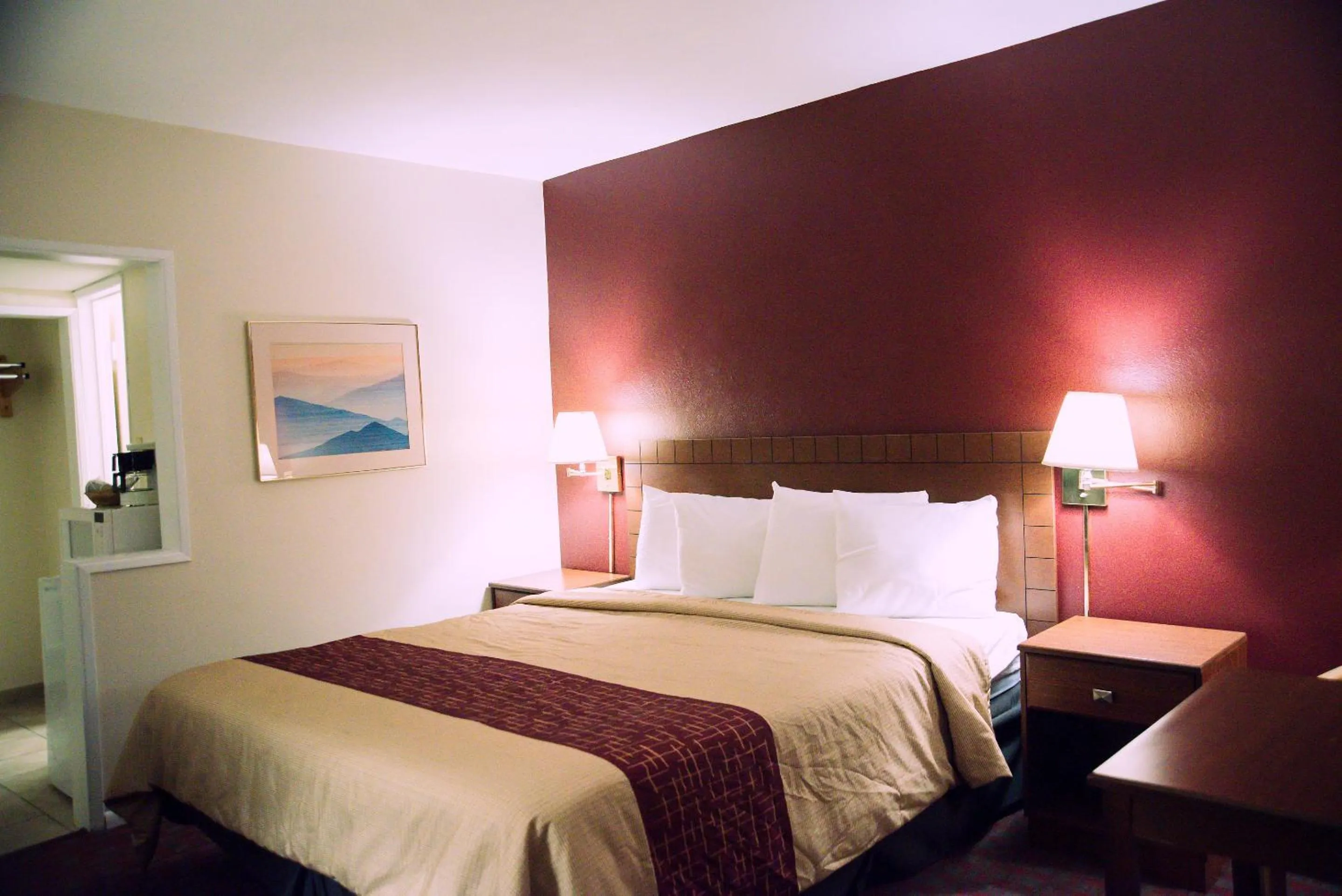 Bedroom, Bed in Red Roof Inn Blythe