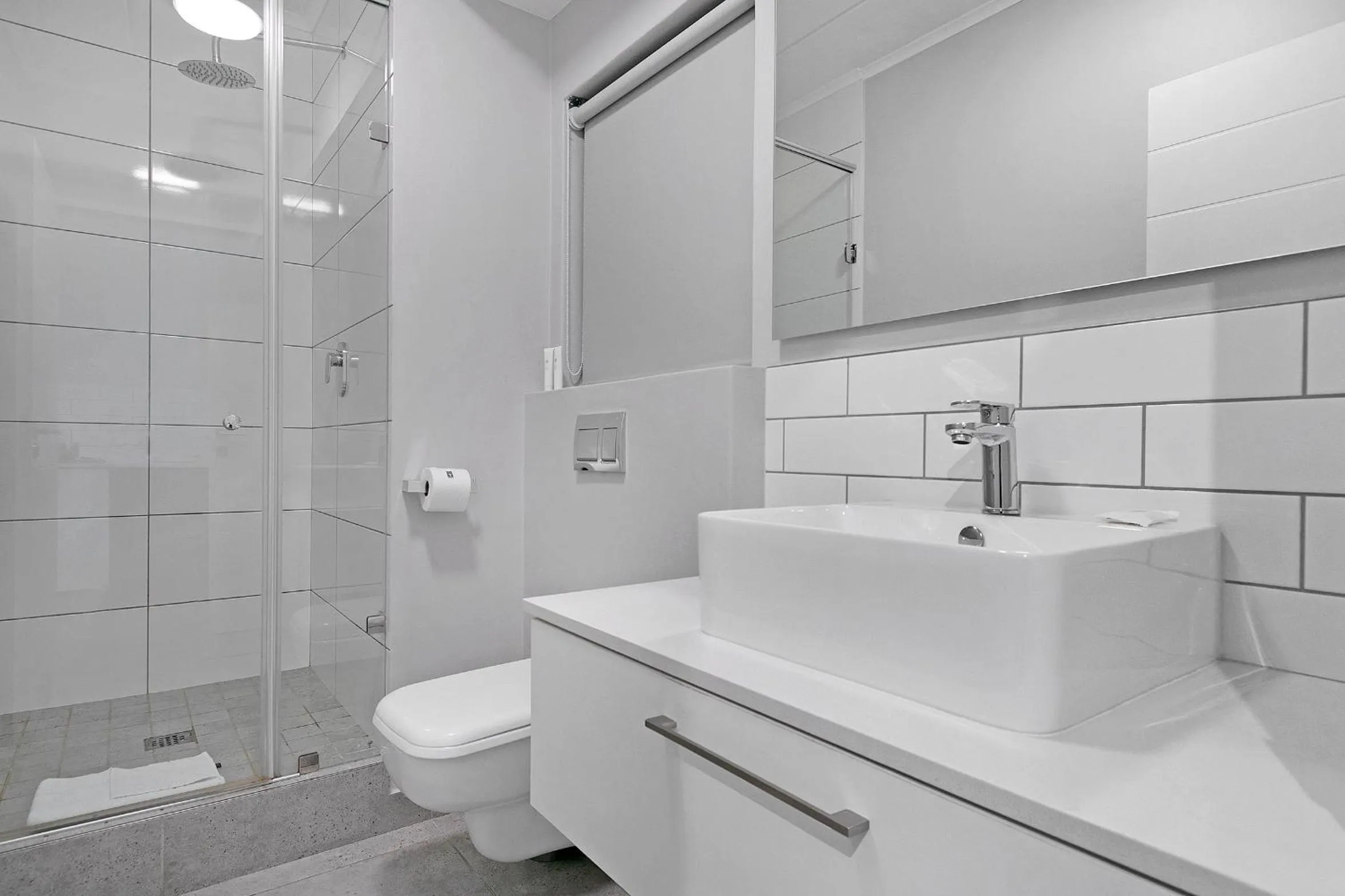 Bathroom in Urban Artisan Luxury Suites by Totalstay