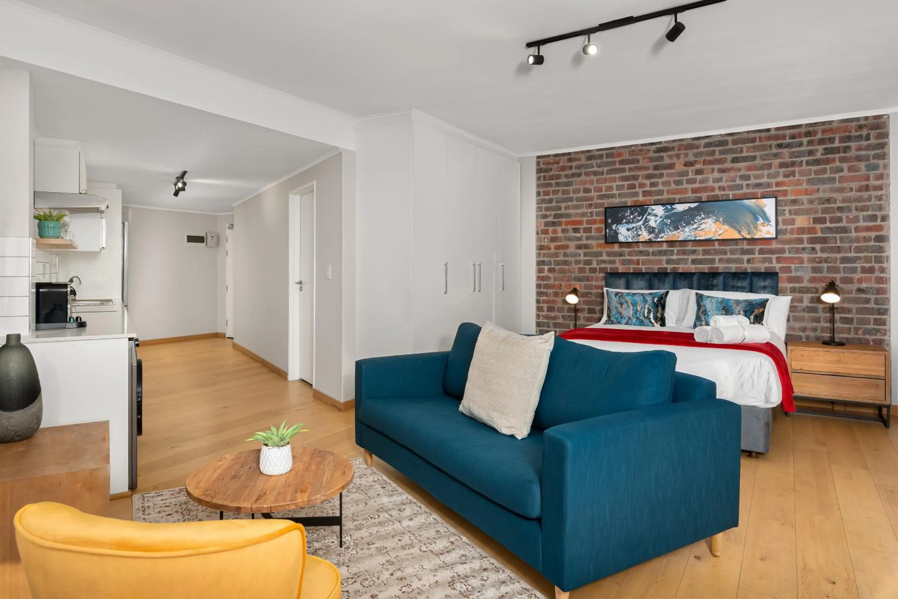 Living room in Urban Artisan Luxury Suites by Totalstay