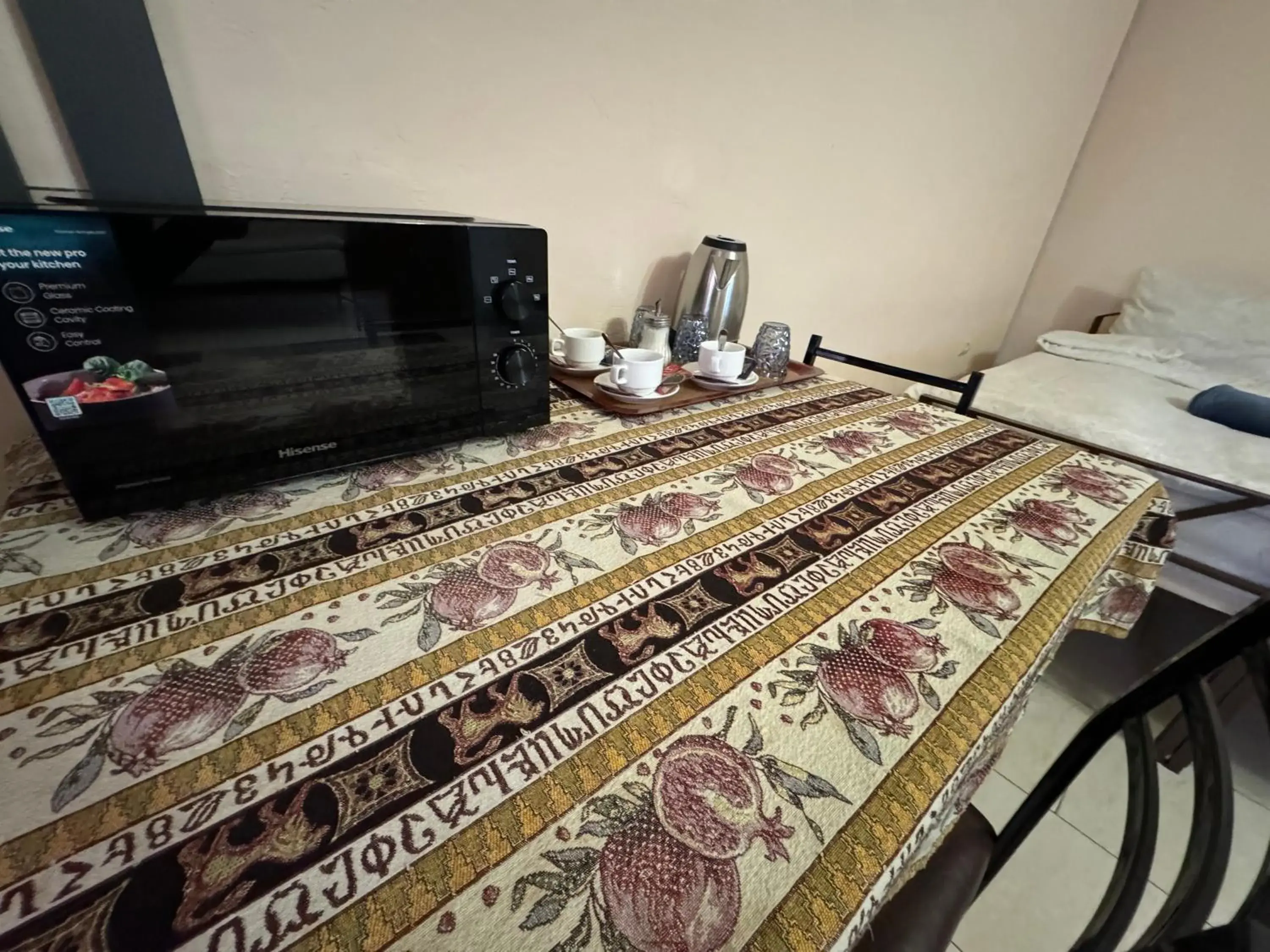 Budget Triple Room in ALEM Hotel Budget Triple Room in ALEM Hotel