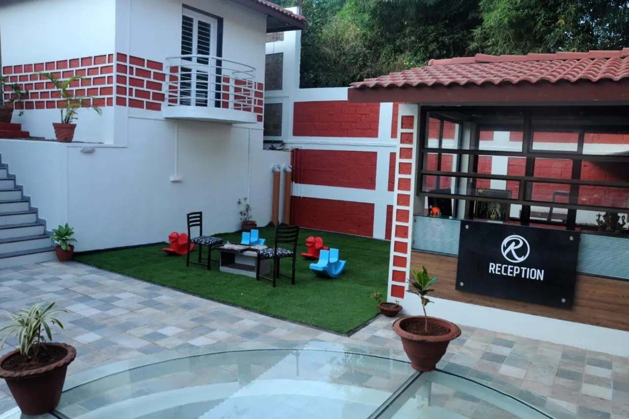 Lobby or reception in Rutu's Holidays Resort Panhala