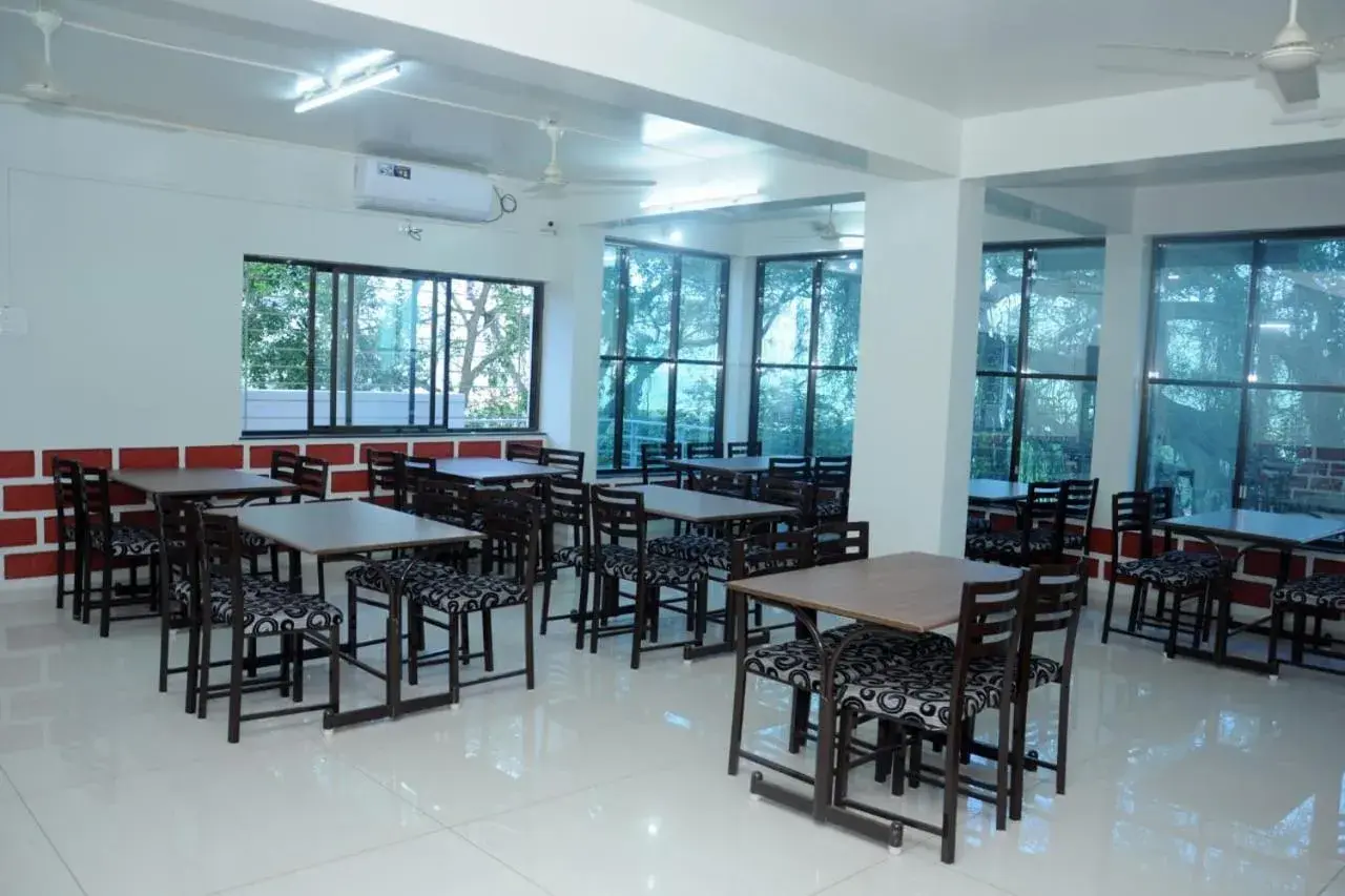 Restaurant/places to eat in Rutu's Holidays Resort Panhala Restaurant/places to eat in Rutu's Holidays Resort Panhala