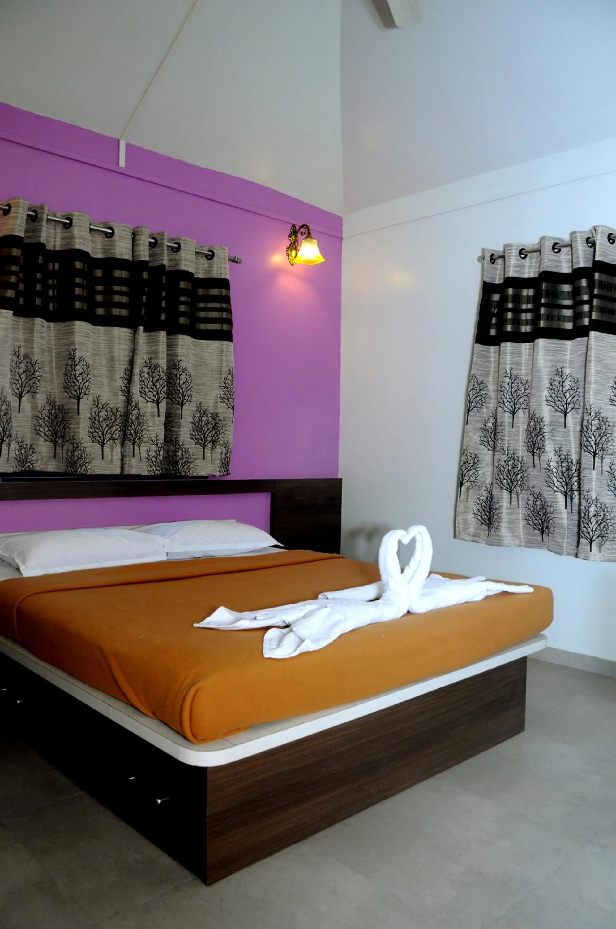 Bedroom, Bed in Rutu's Holidays Resort Panhala