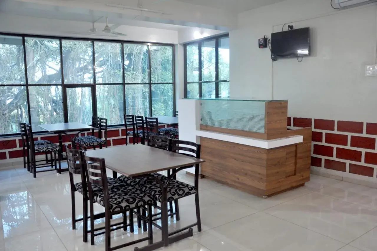 Restaurant/places to eat in Rutu's Holidays Resort Panhala Restaurant/places to eat in Rutu's Holidays Resort Panhala