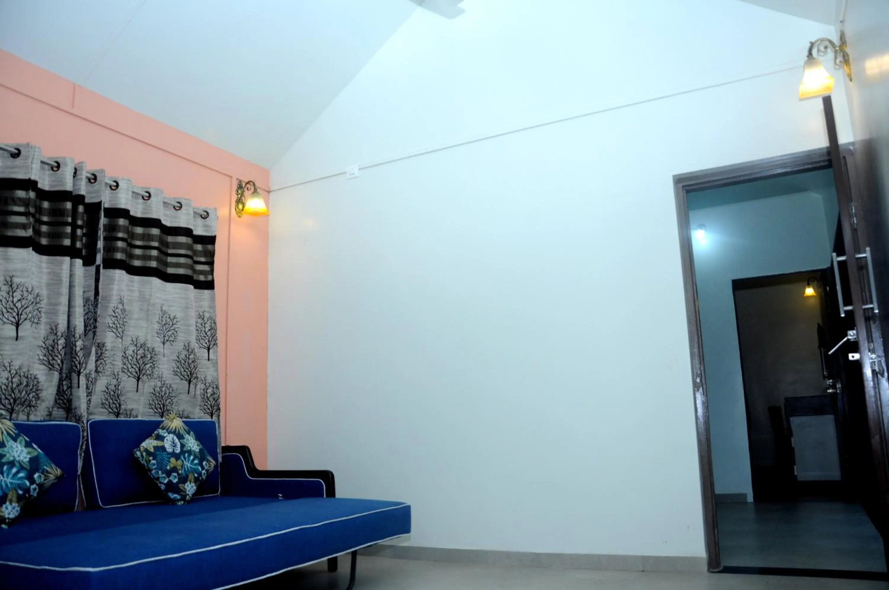 Living room in Rutu's Holidays Resort Panhala