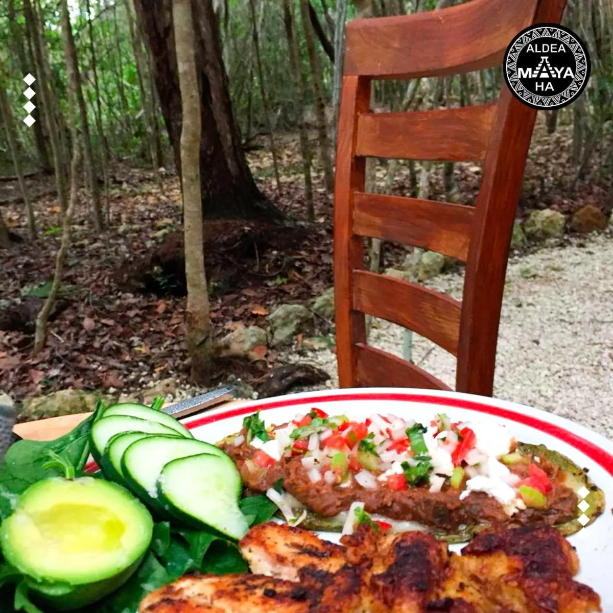 Restaurant/places to eat in Aldea Maya-Ha Cabañas con cenotes