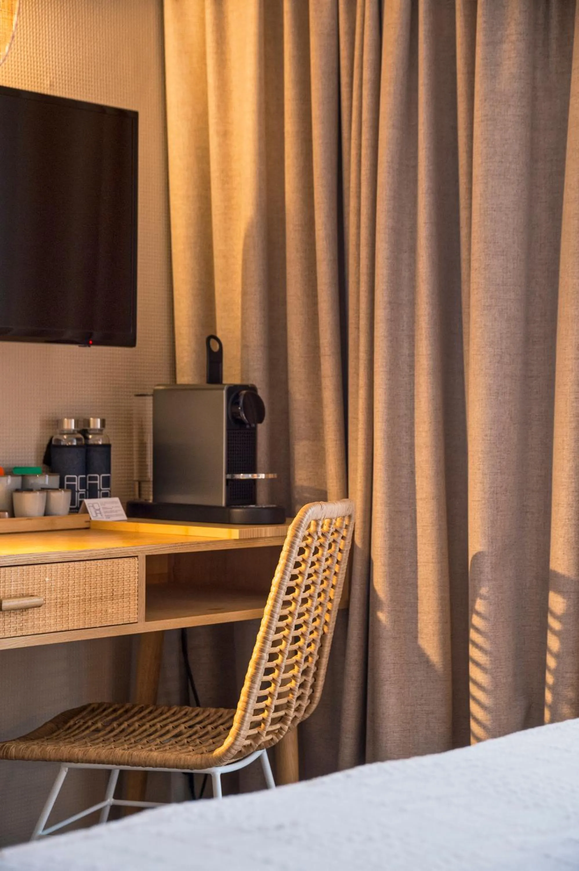 TV and multimedia in Hôtel BO & MIA