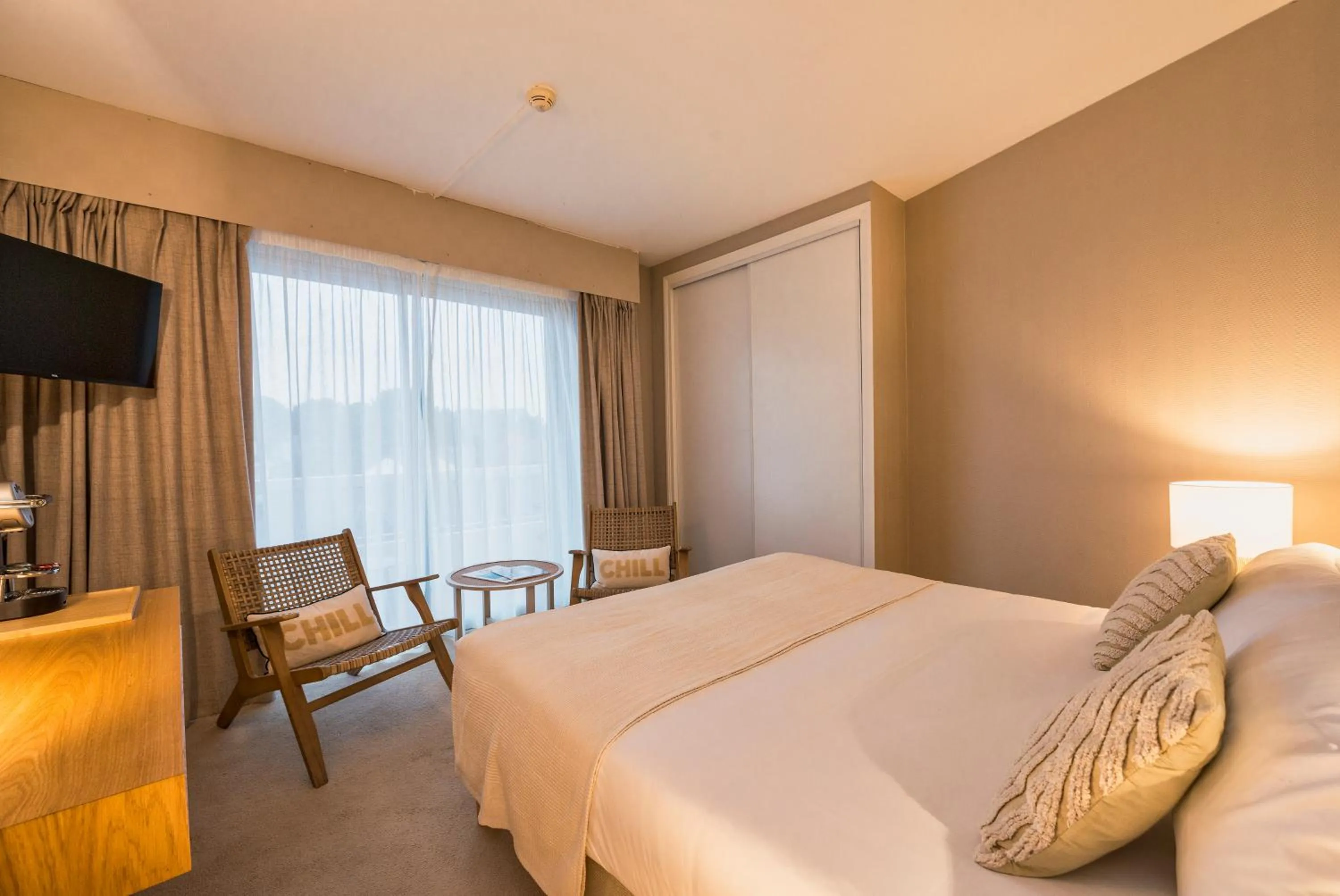 Bed in Hôtel BO & MIA