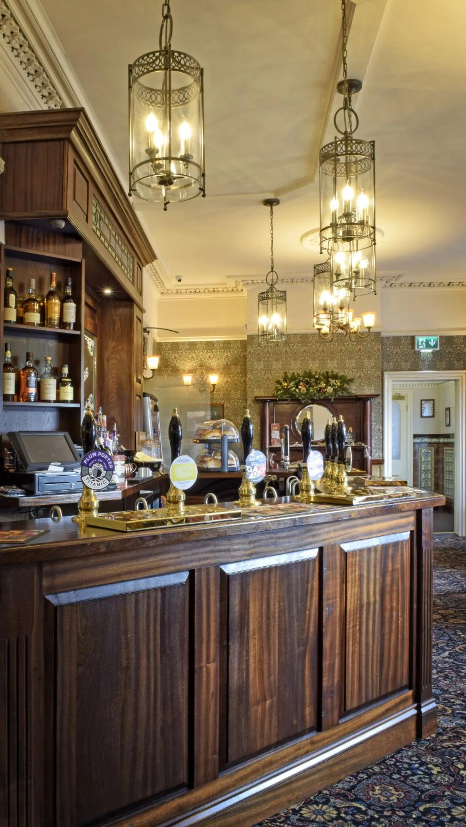 Living room in The Seven Stars
