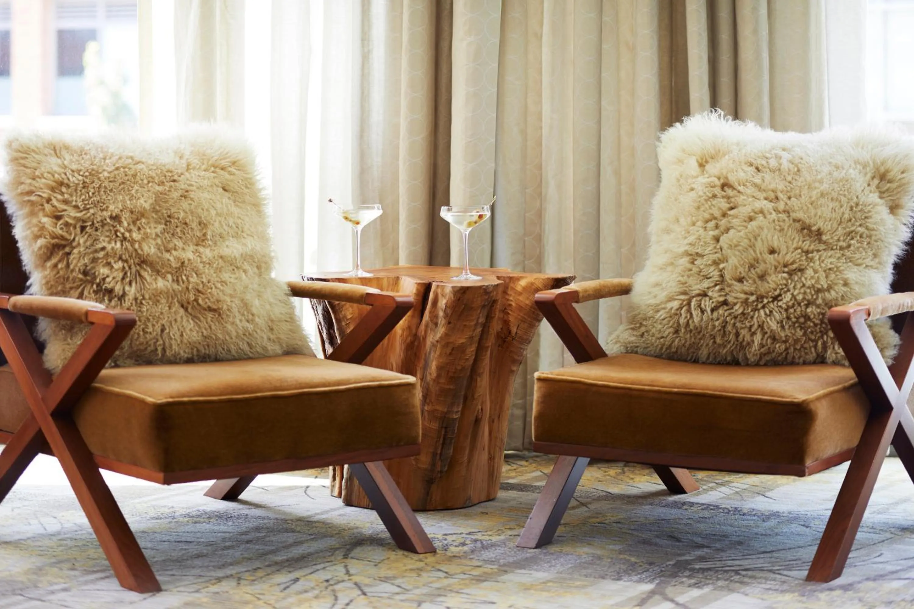 Seating area in Pan Pacific Seattle