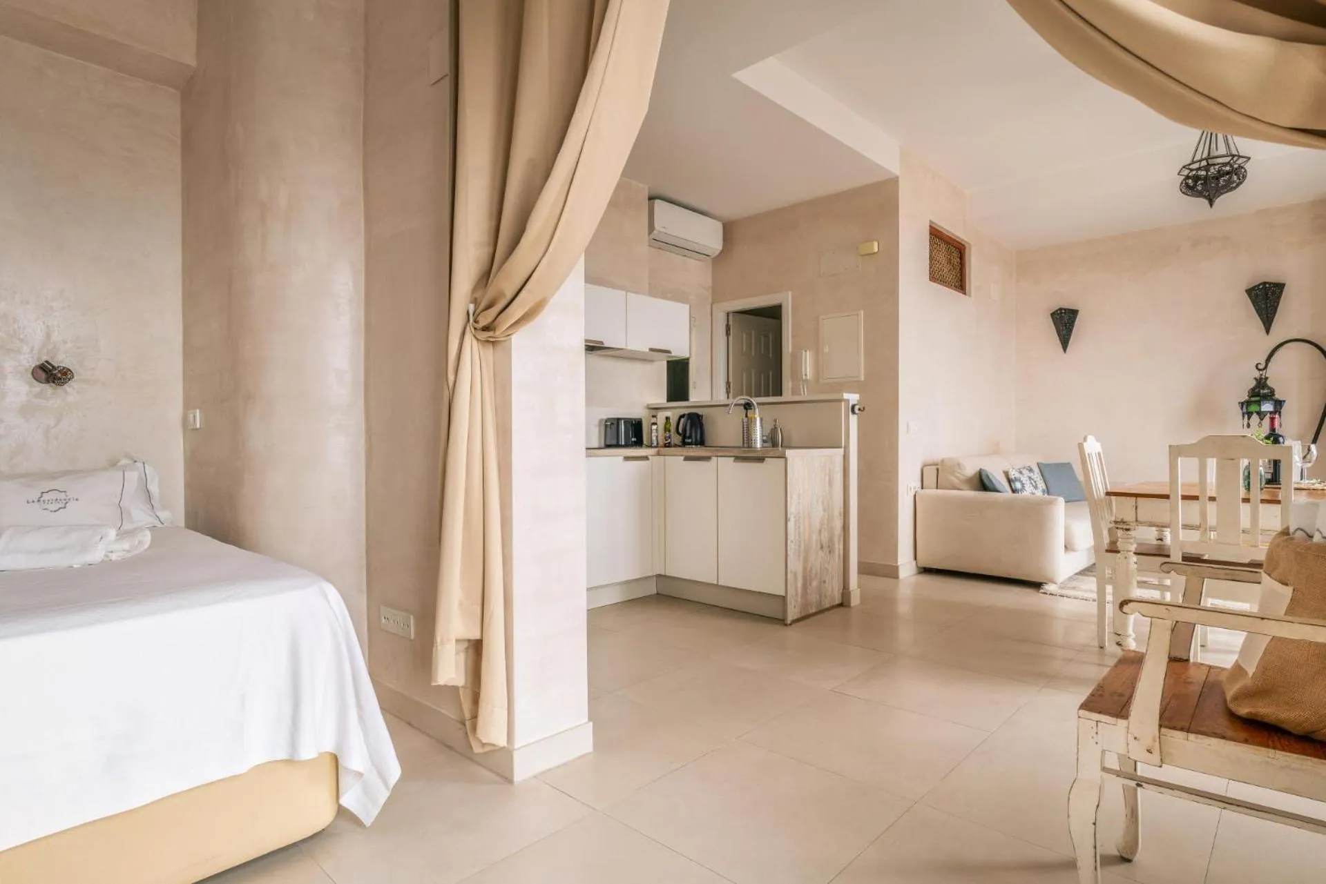 Bed in Apartamentos La Residencia Tarifa