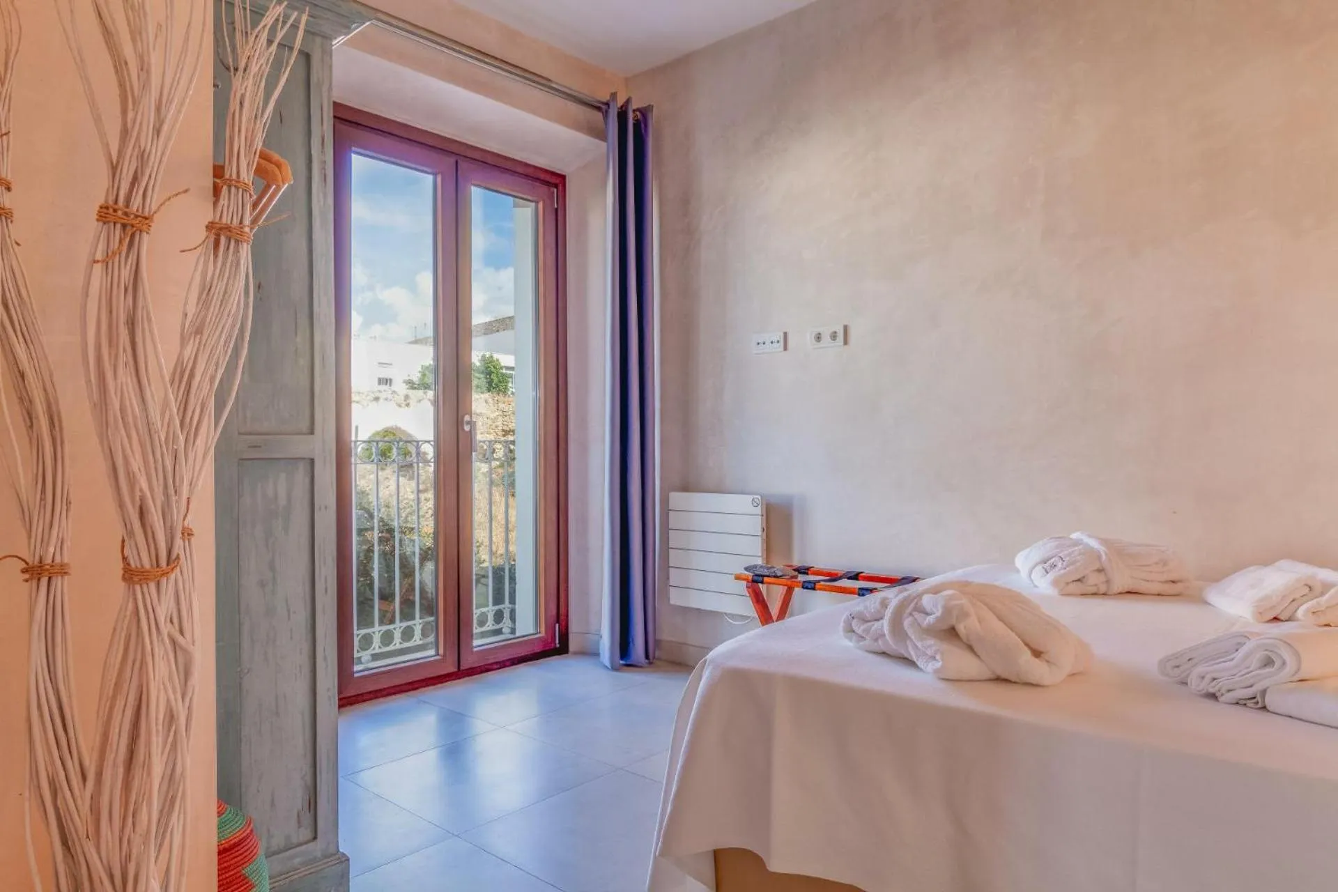 Bed in Apartamentos La Residencia Tarifa