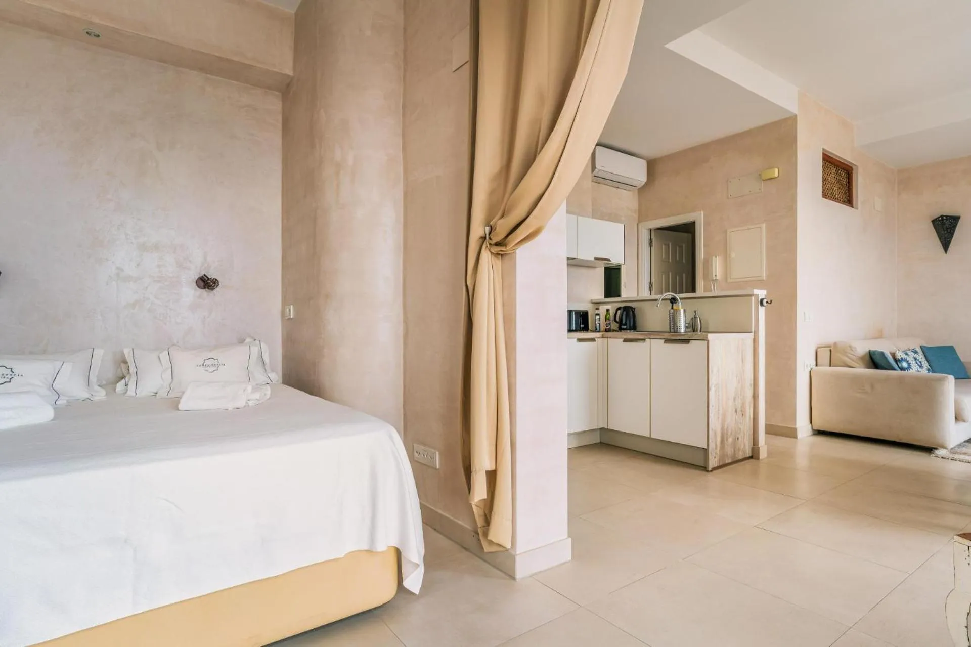 Bed in Apartamentos La Residencia Tarifa