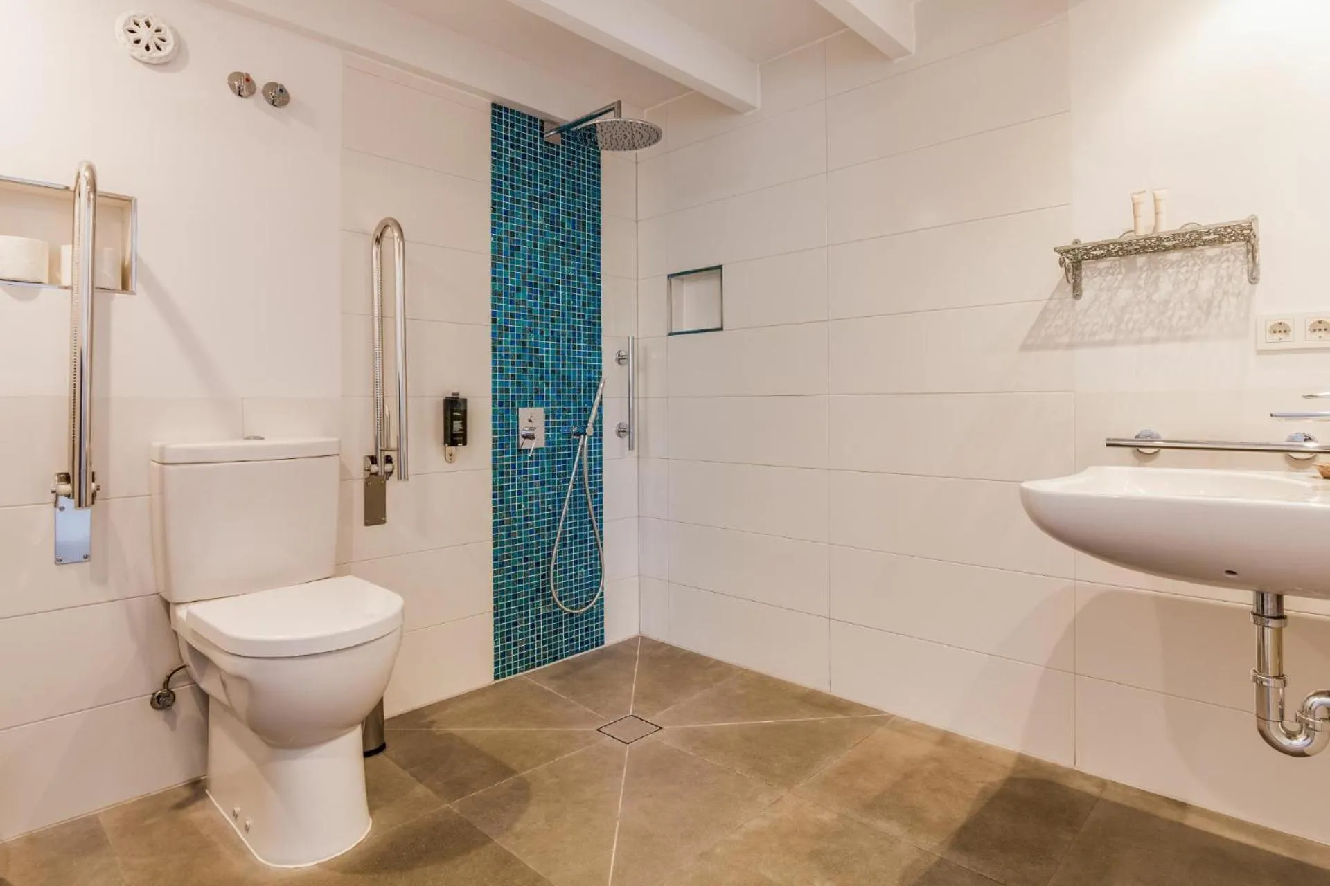 Apartamentos La Residencia Tarifa