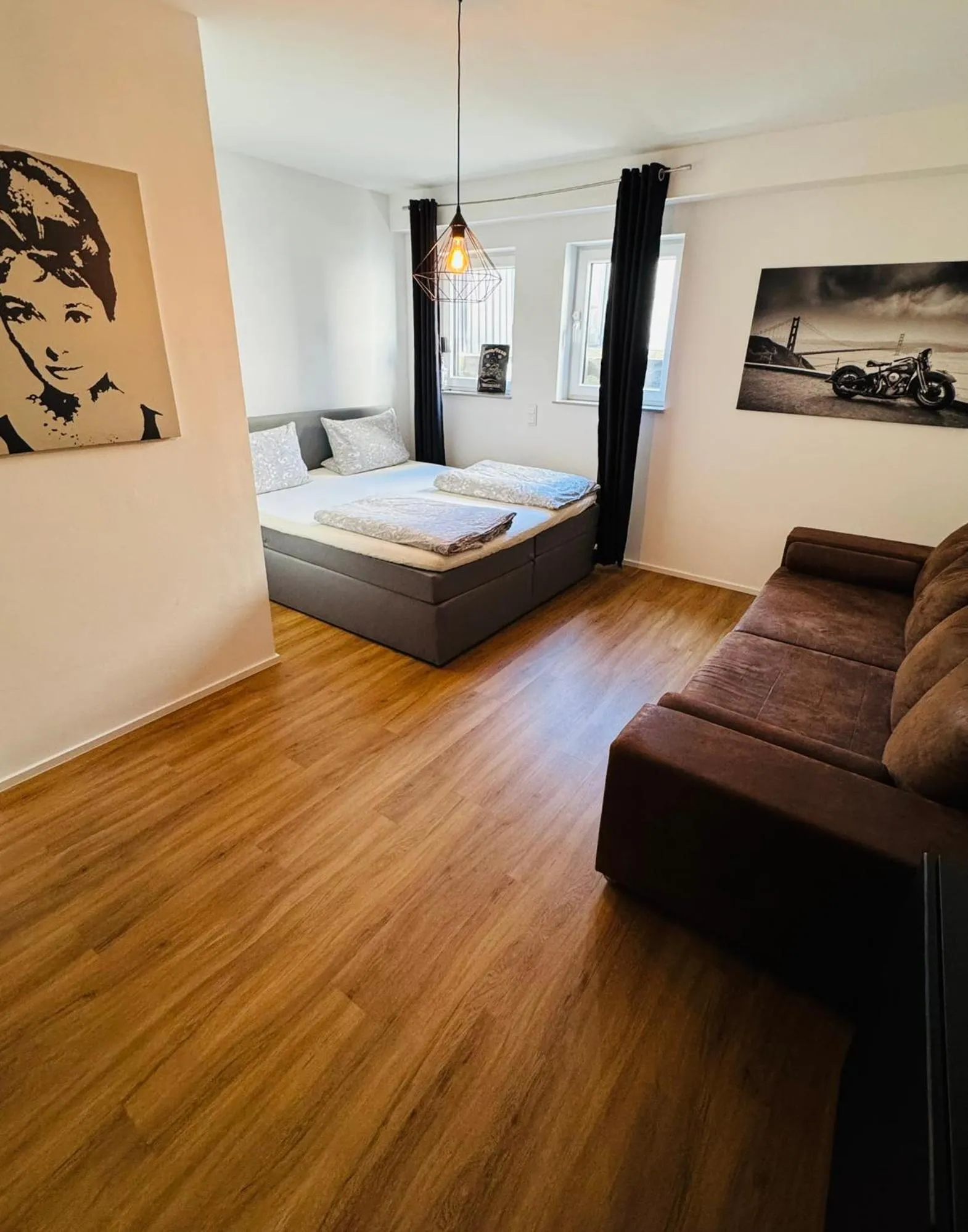 Bedroom, Bed in Exklusives Rhein-Lounge Apartment mit direktem Rheinblick, Sauna, 2 Schlafzimmern, Parkplatz für bis zu 5 Gäste