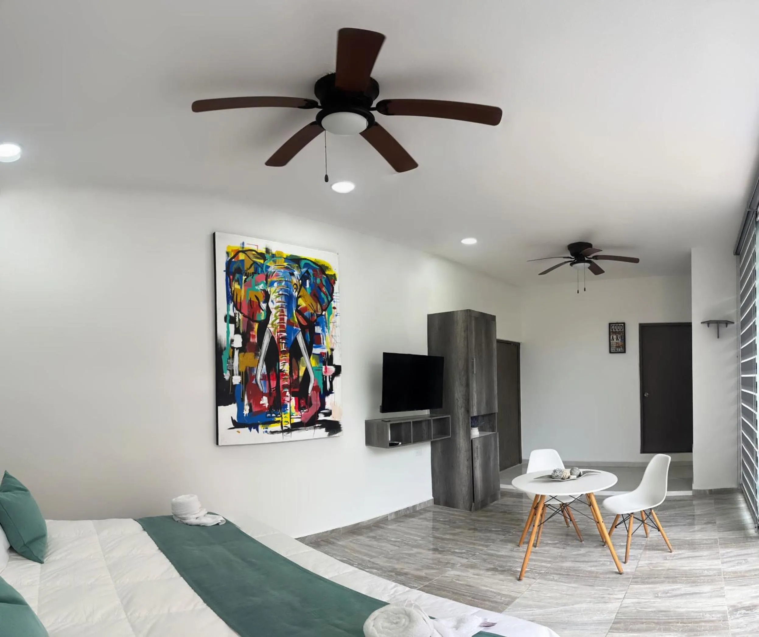 Photo of the whole room in SILVERSANDS Hotel Boutique - 5Th Ave