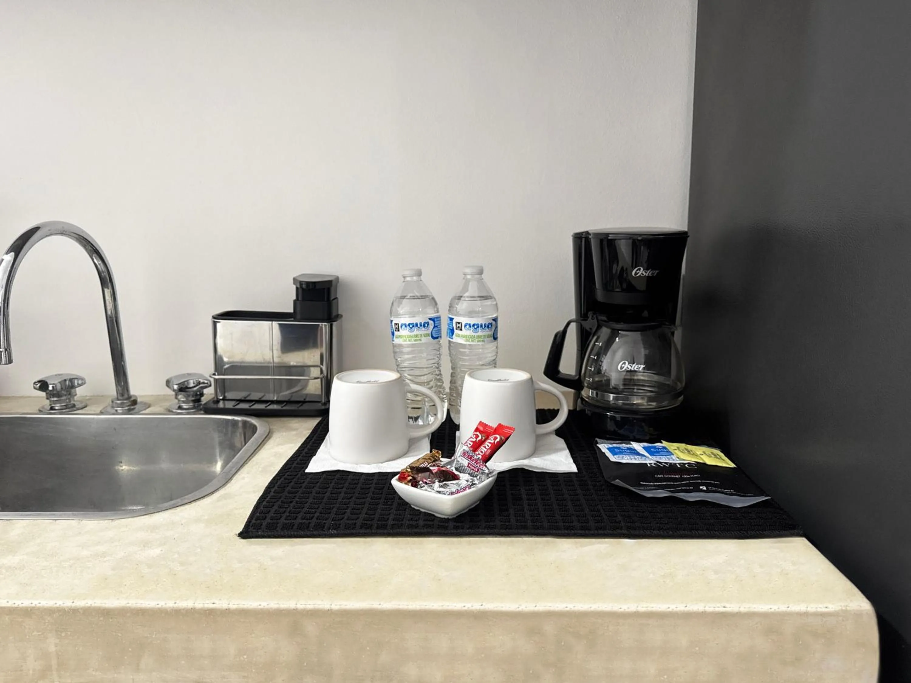 kitchen in SILVERSANDS Hotel Boutique - 5Th Ave