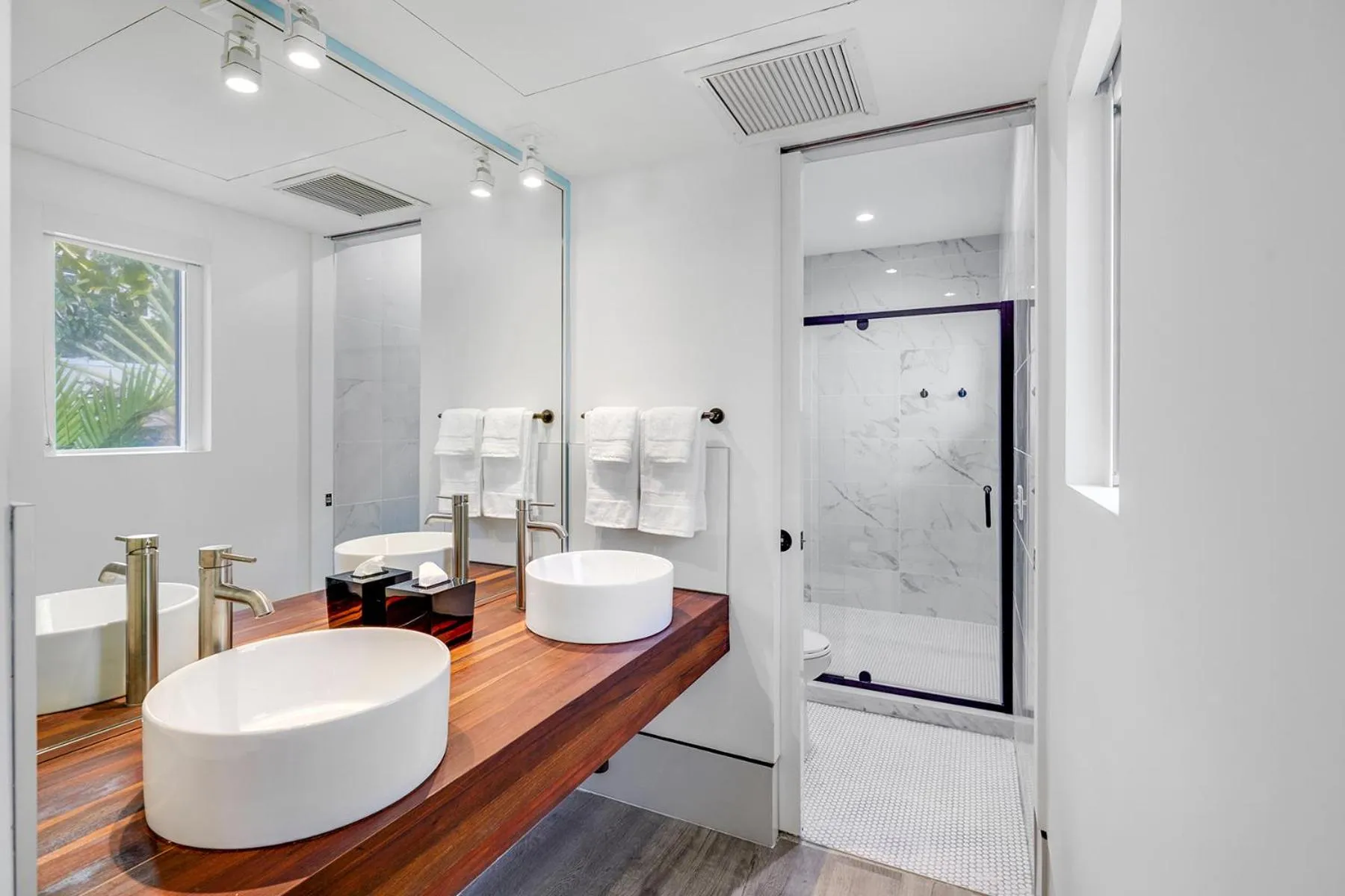 Bathroom in Ocean Treasure Beachside Suites