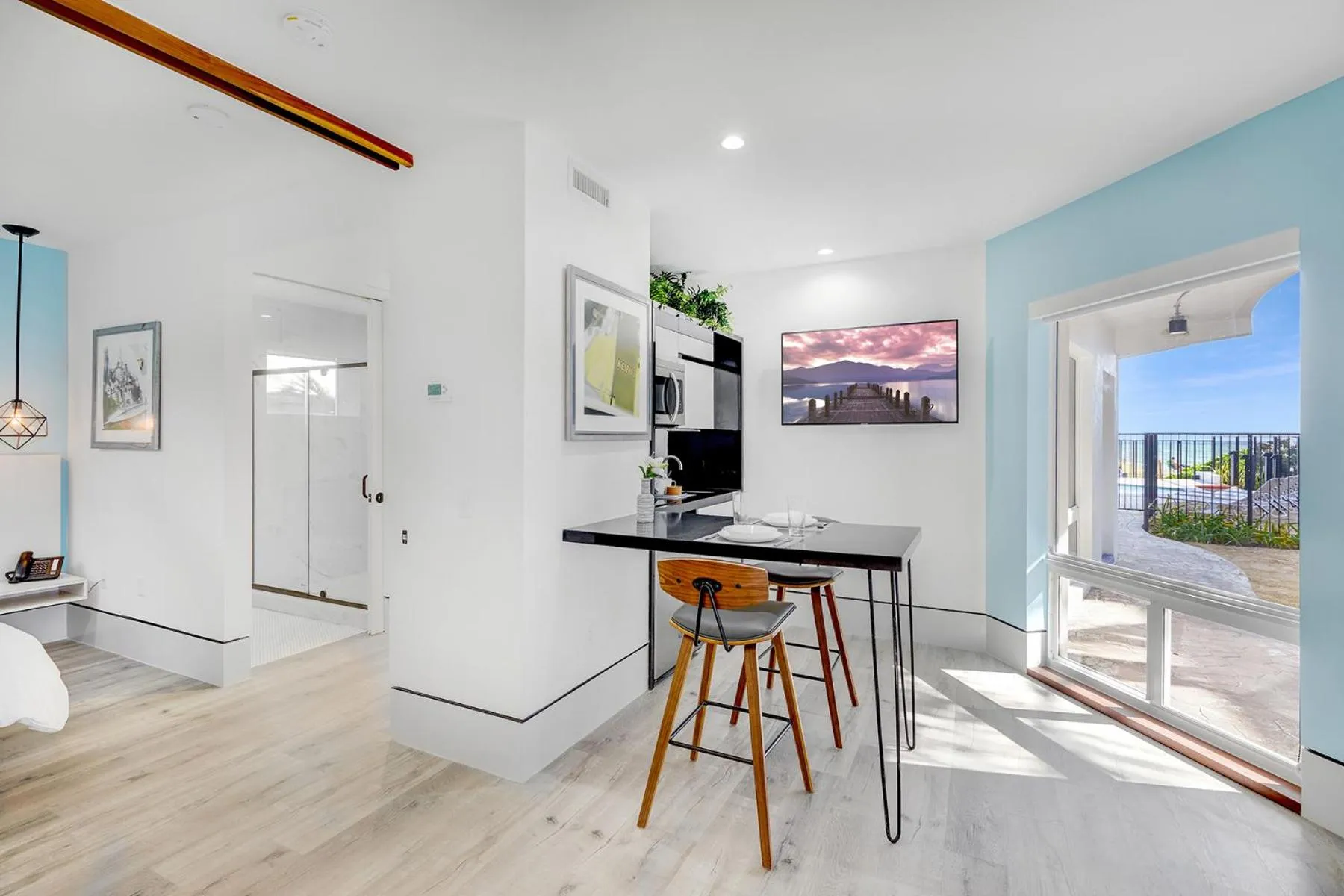 Dining area in Ocean Treasure Beachside Suites