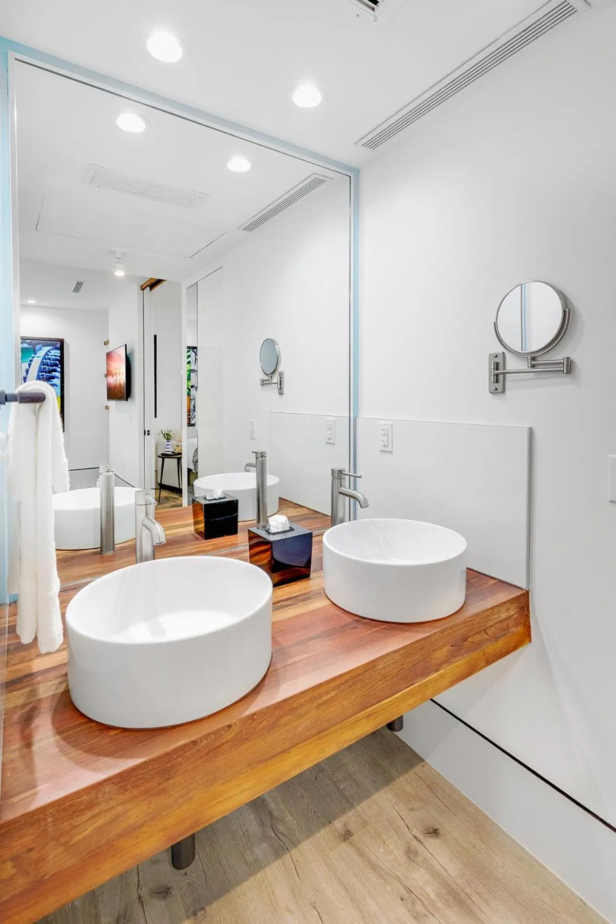 Bathroom in Ocean Treasure Beachside Suites