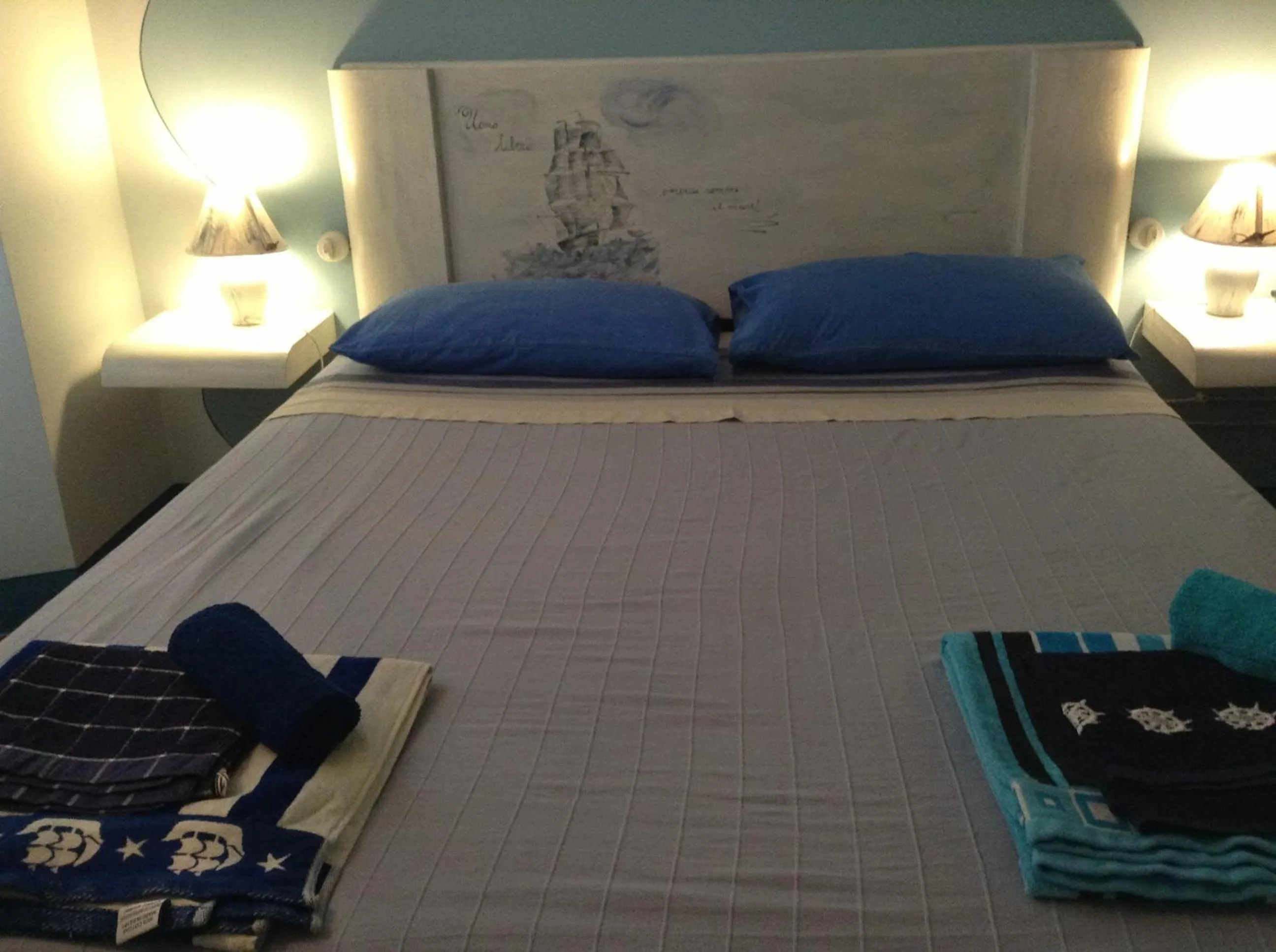 Bedroom, Bed in Perfume Do Mar