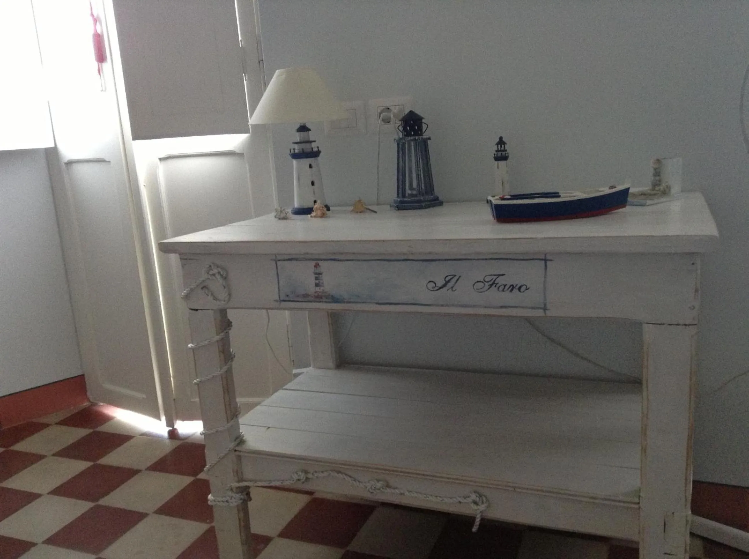 Decorative detail in Perfume Do Mar