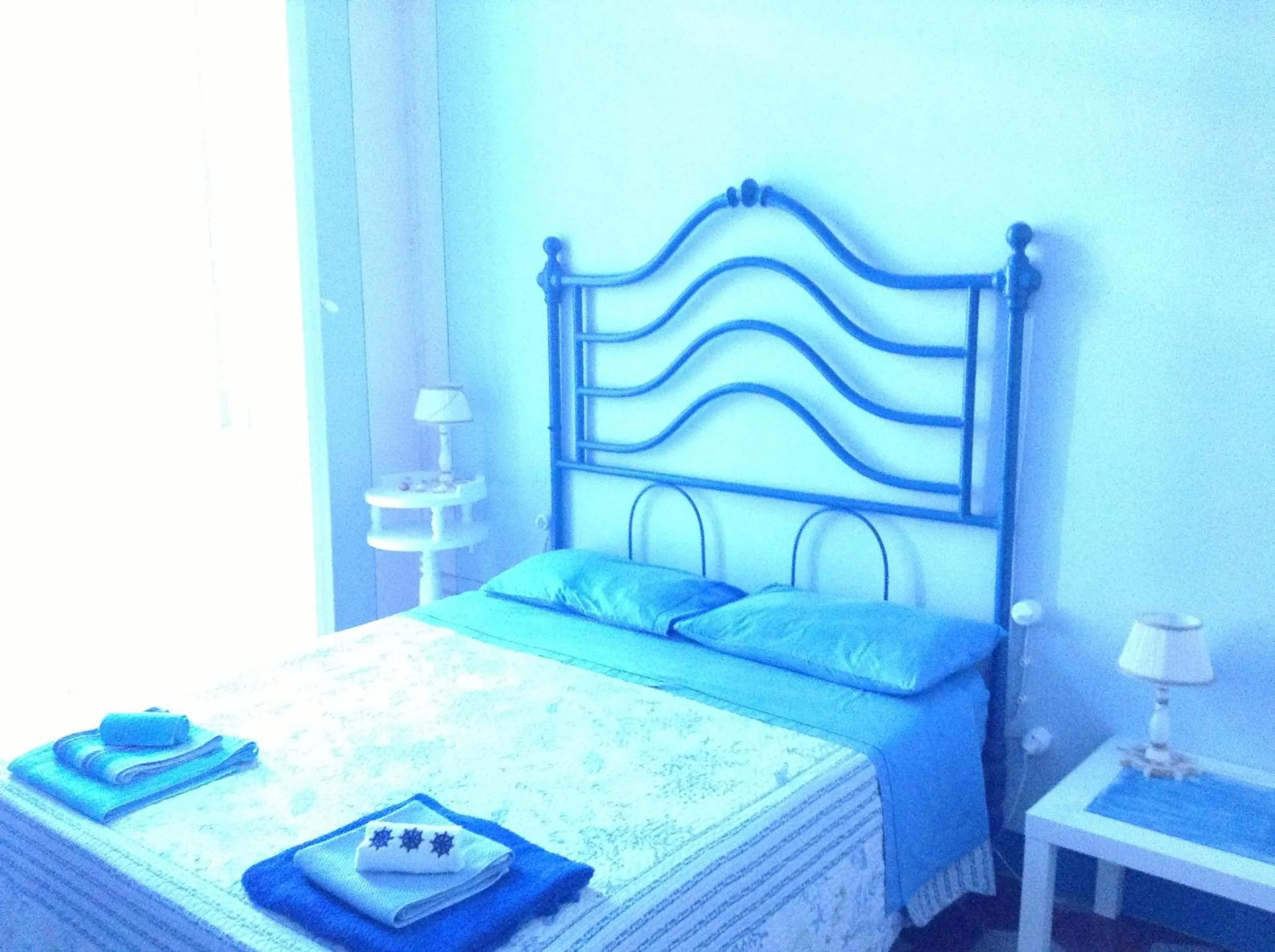 Bedroom, Bed in Perfume Do Mar