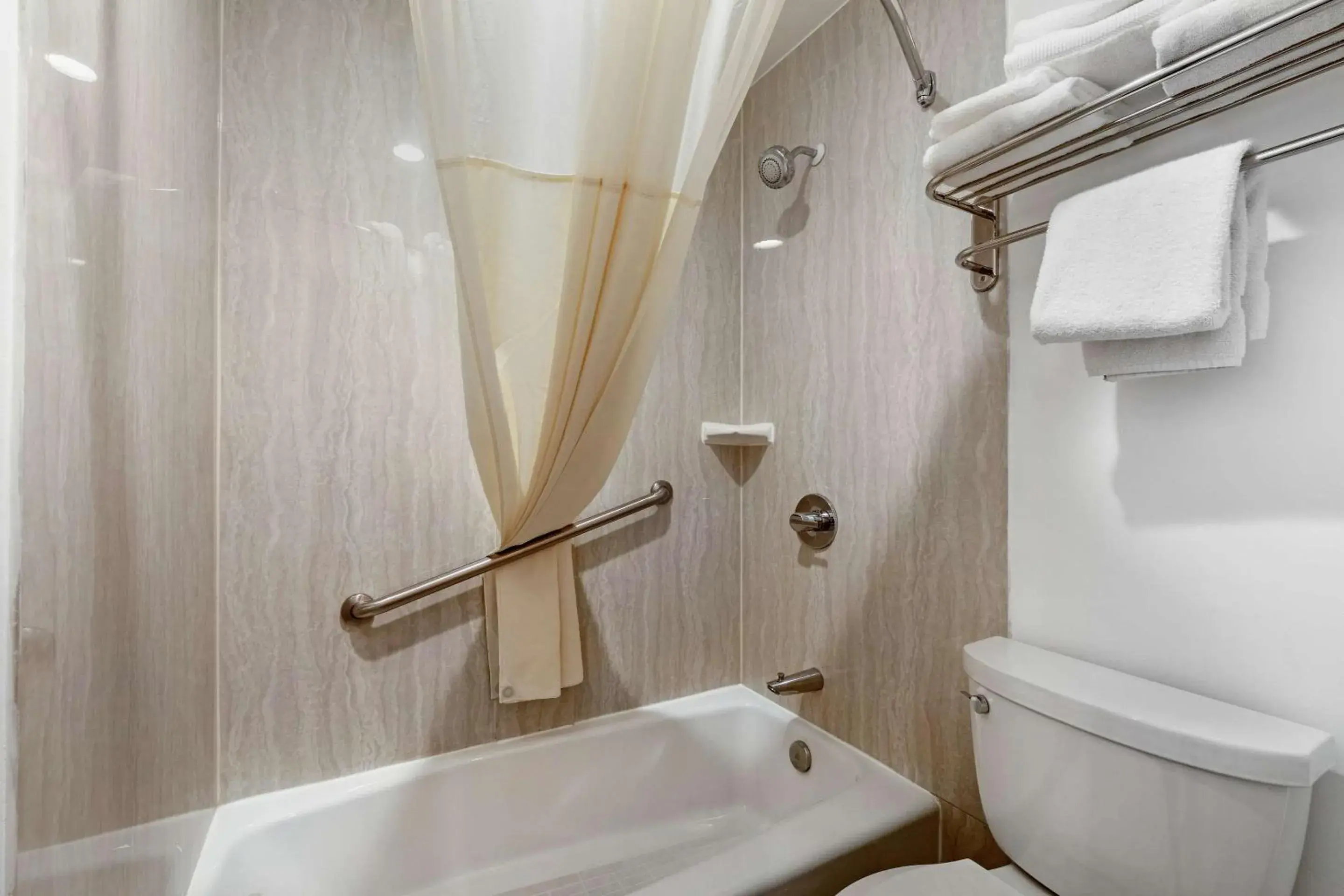 Bedroom in Rodeway Inn Carson - Los Angeles South Bedroom in Rodeway Inn Carson - Los Angeles South