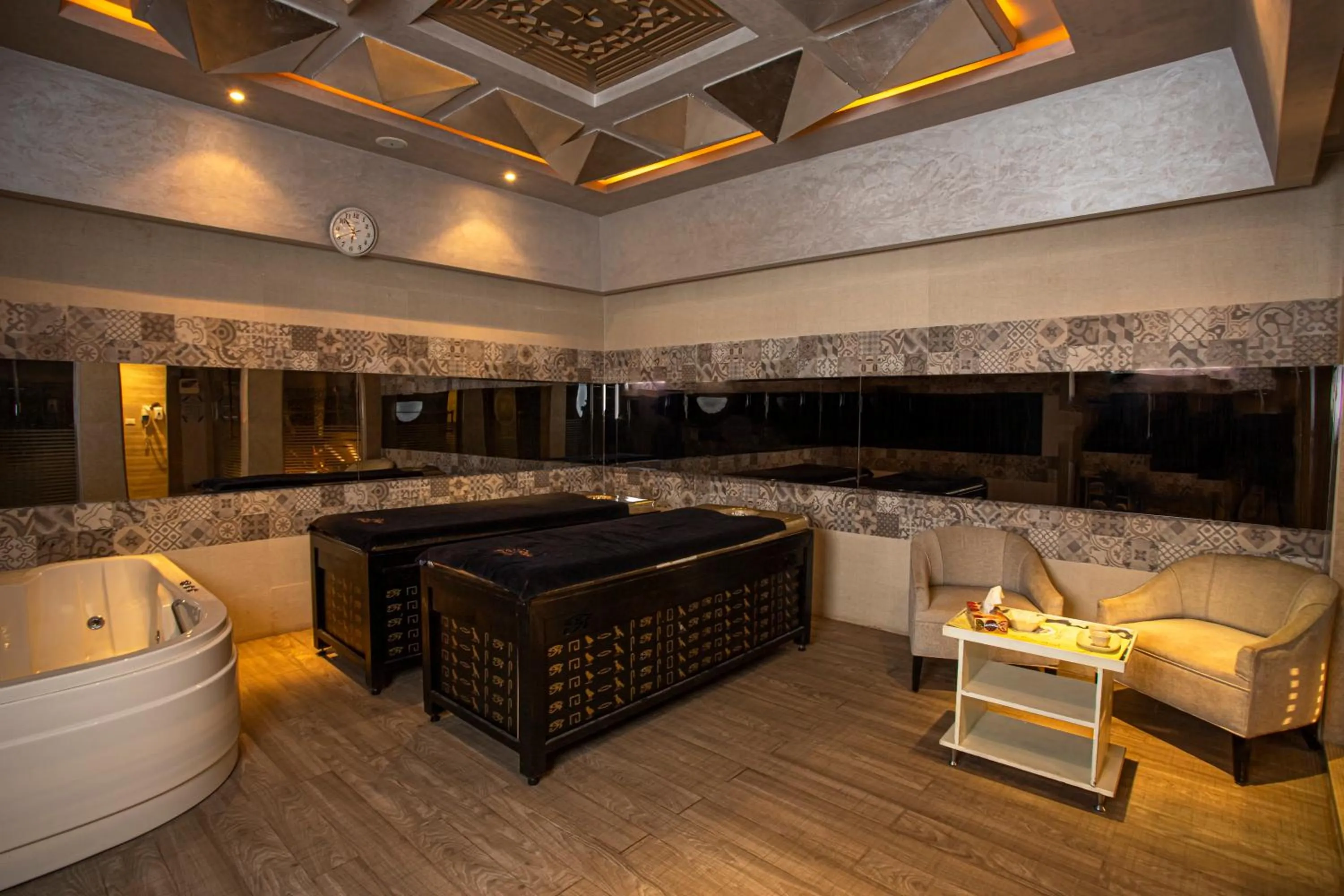 Massage in AMC Royal Hotel & Spa