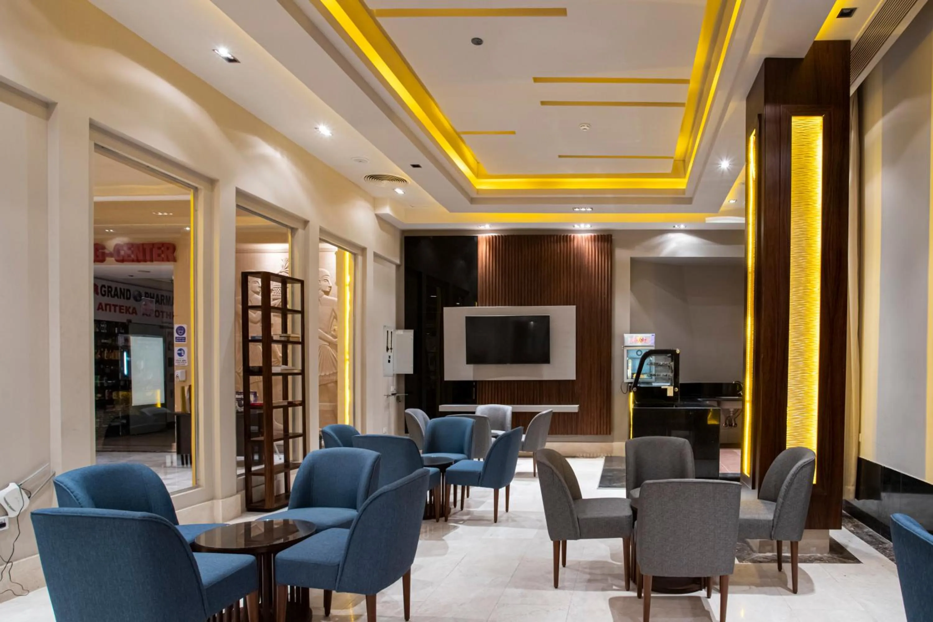 Lounge or bar in AMC Royal Hotel & Spa