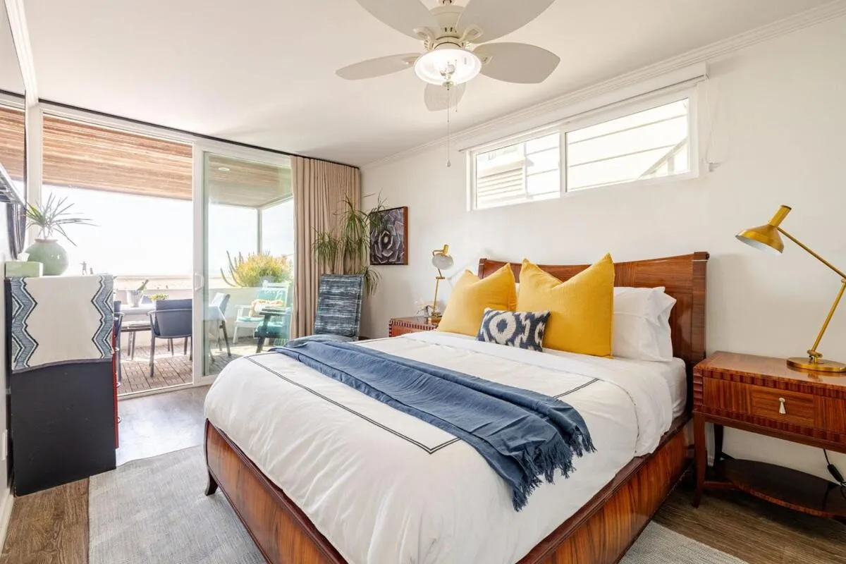 Bed in Oceanfront Oasis