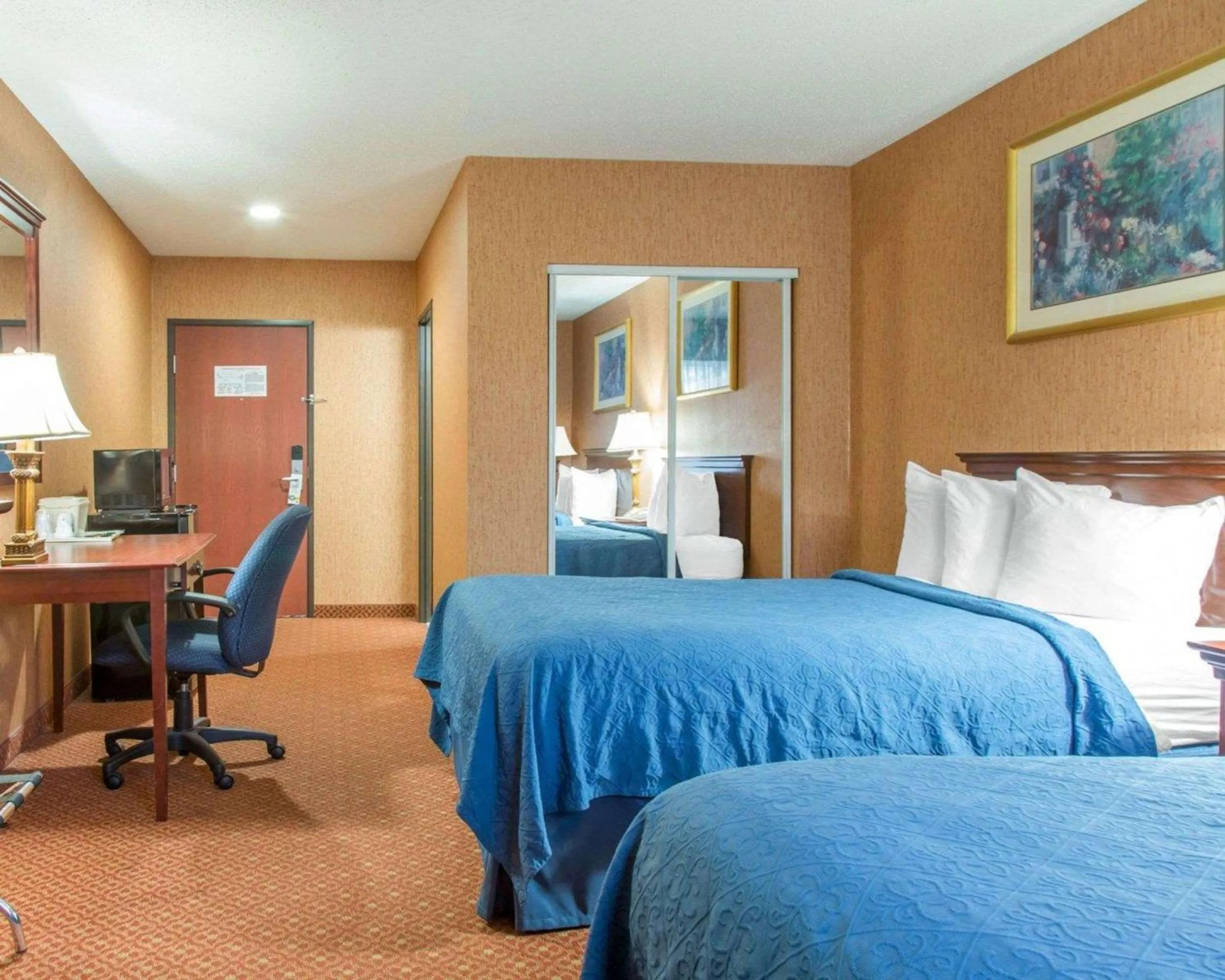 Photo of the whole room, Bed in Quality Inn & Suites