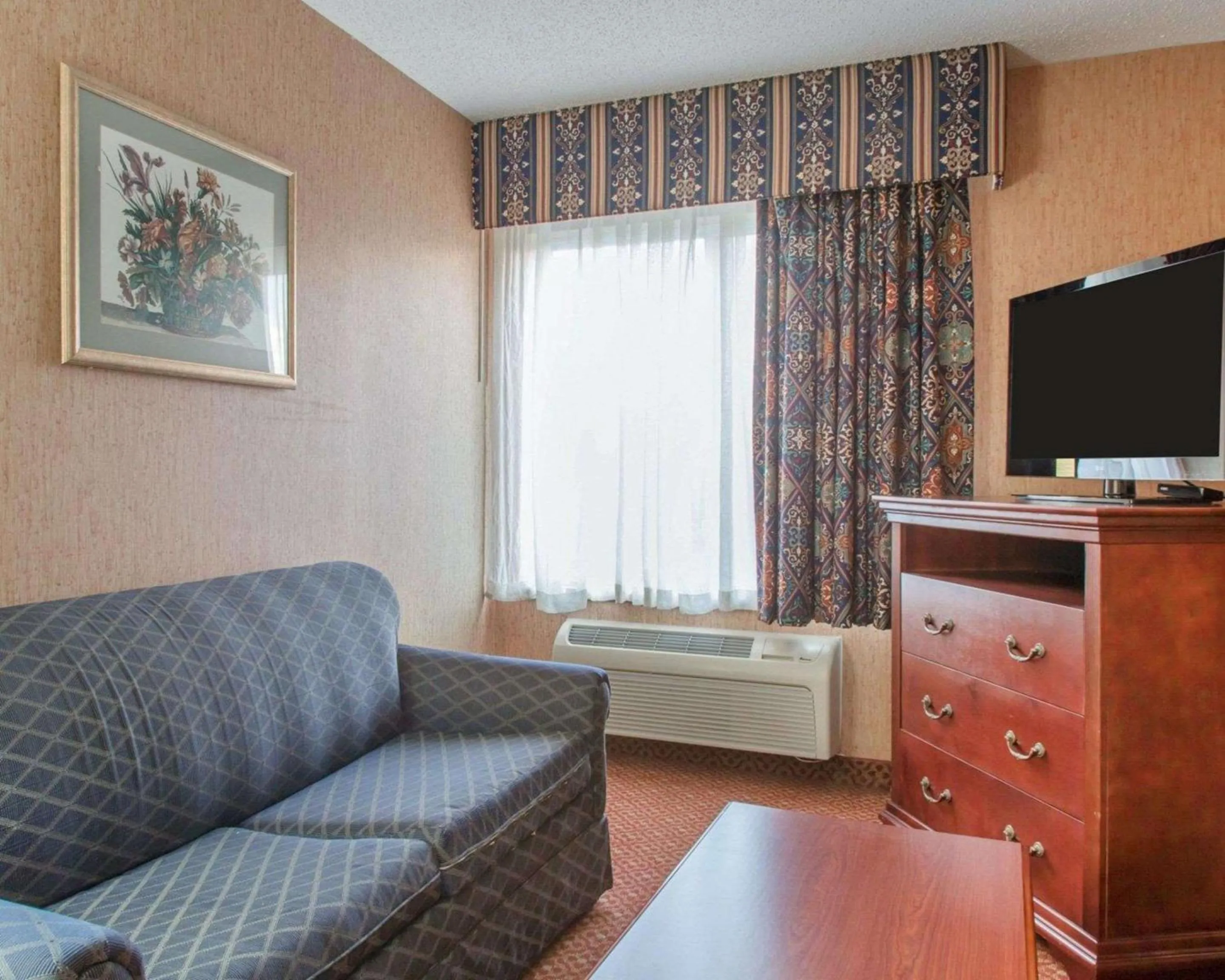 Photo of the whole room in Quality Inn & Suites